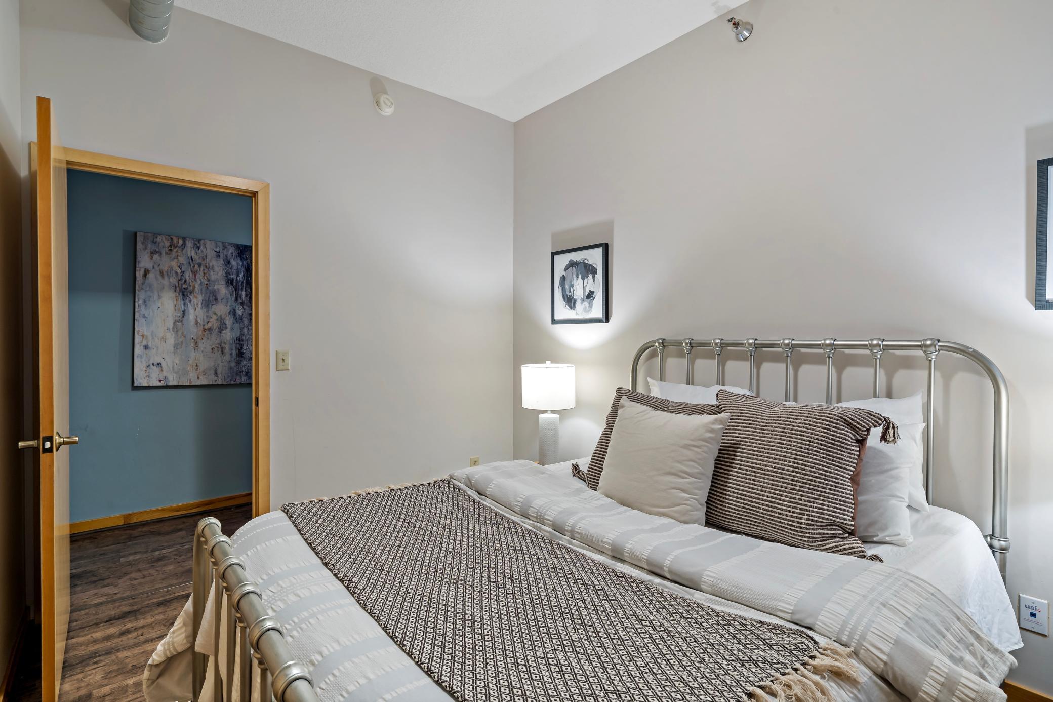View of Residential at 519 9th Street #1, Minneapolis MN 55404, Minneapolis (17 of 25) - Mike Wilen | Minnesota Team Real Estate