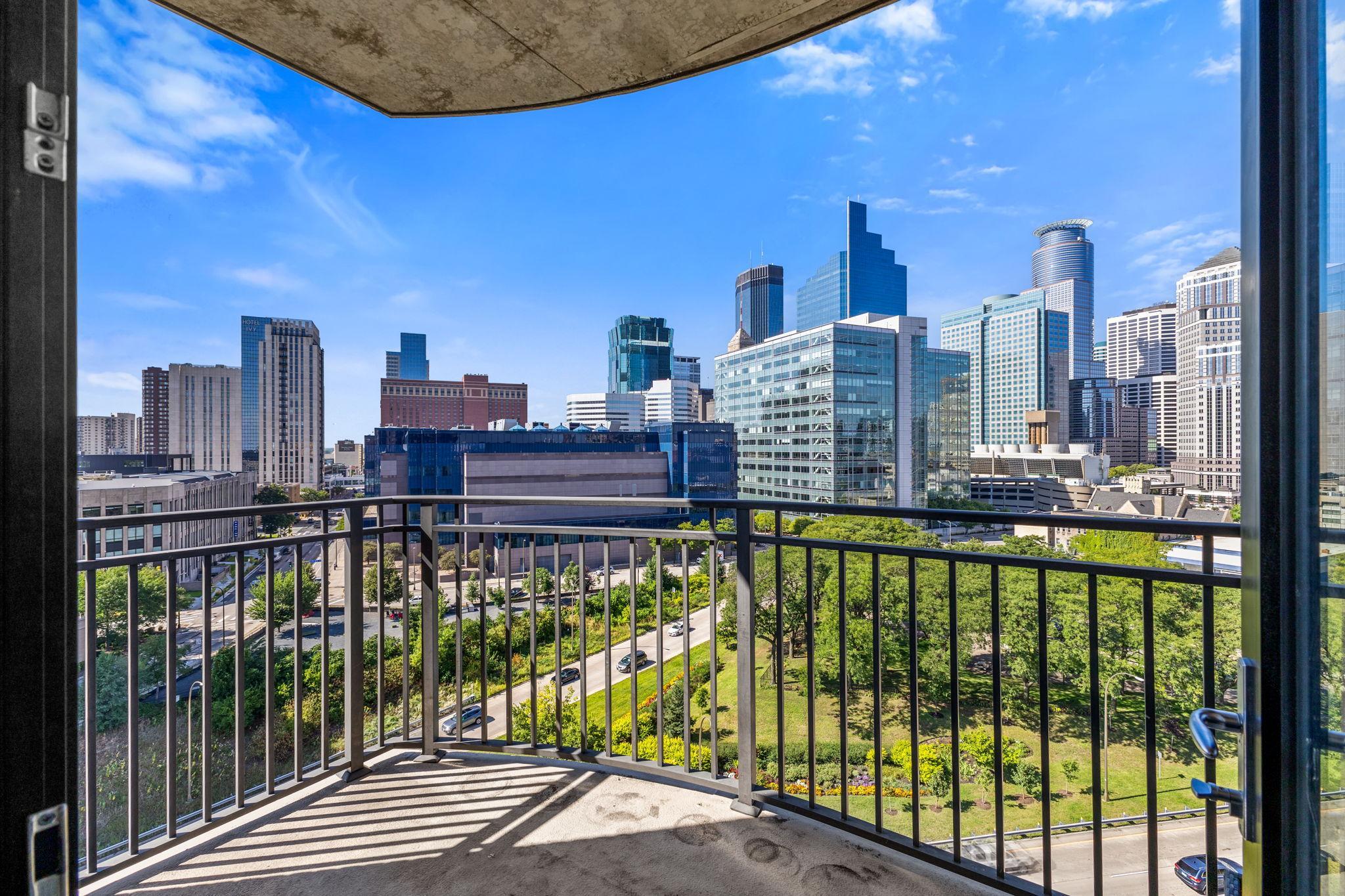 View of Residential at 500 Grant Street #902, Minneapolis MN 55404, Minneapolis (19 of 40) - Mike Wilen | Minnesota Team Real Estate