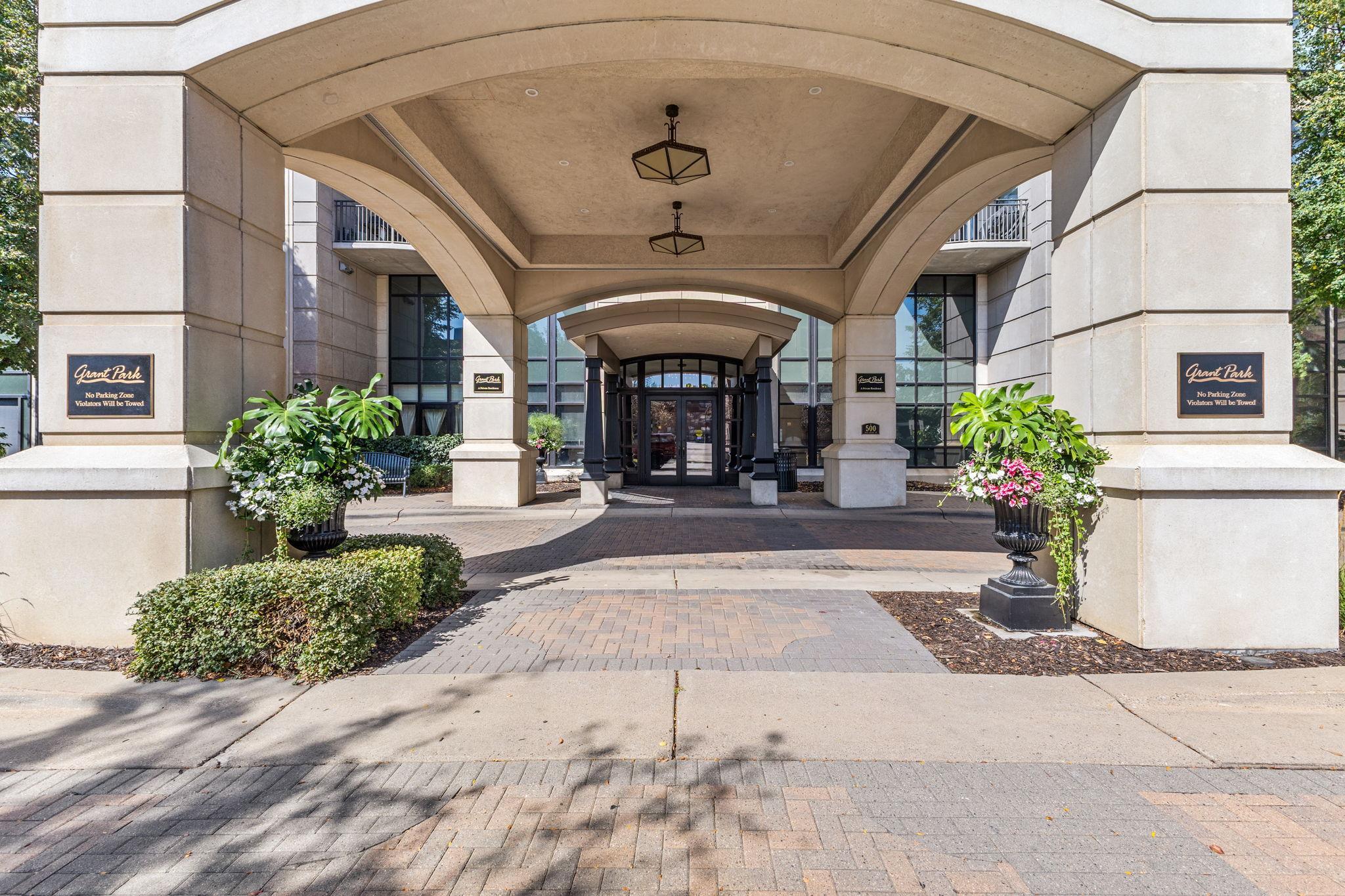 View of Residential at 500 Grant Street #902, Minneapolis MN 55404, Minneapolis (37 of 40) - Mike Wilen | Minnesota Team Real Estate
