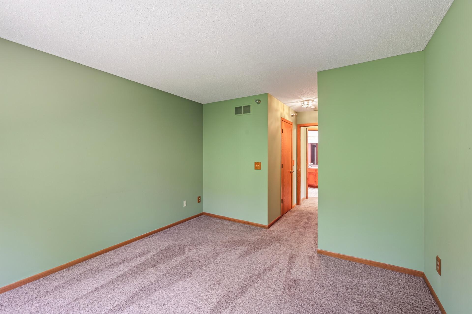 View of Residential at 15242 Lesley Lane, Eden Prairie MN 55346, Eden Prairie (23 of 29) - Mike Wilen | Minnesota Team Real Estate