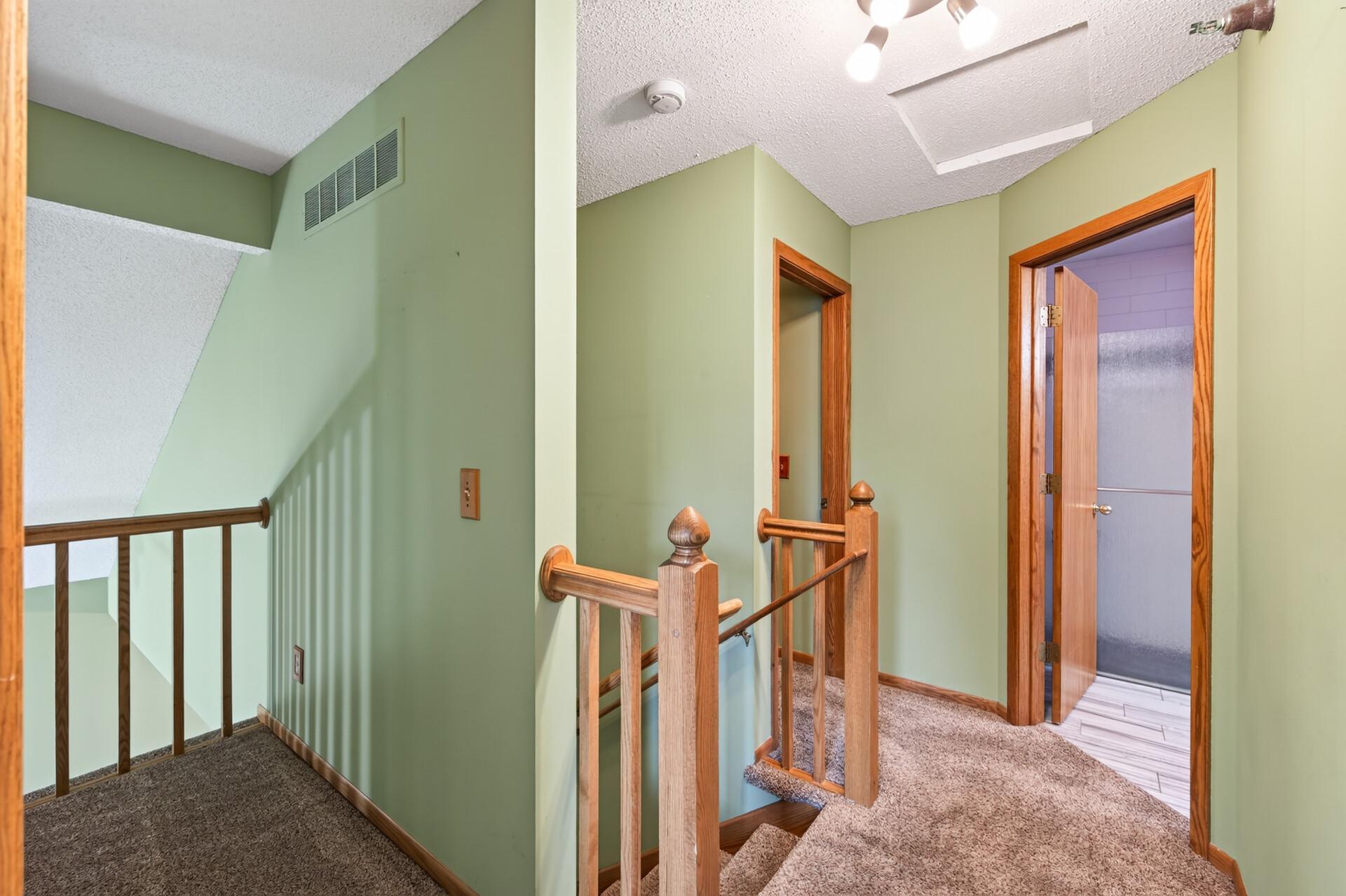 View of Residential at 15242 Lesley Lane, Eden Prairie MN 55346, Eden Prairie (14 of 29) - Mike Wilen | Minnesota Team Real Estate