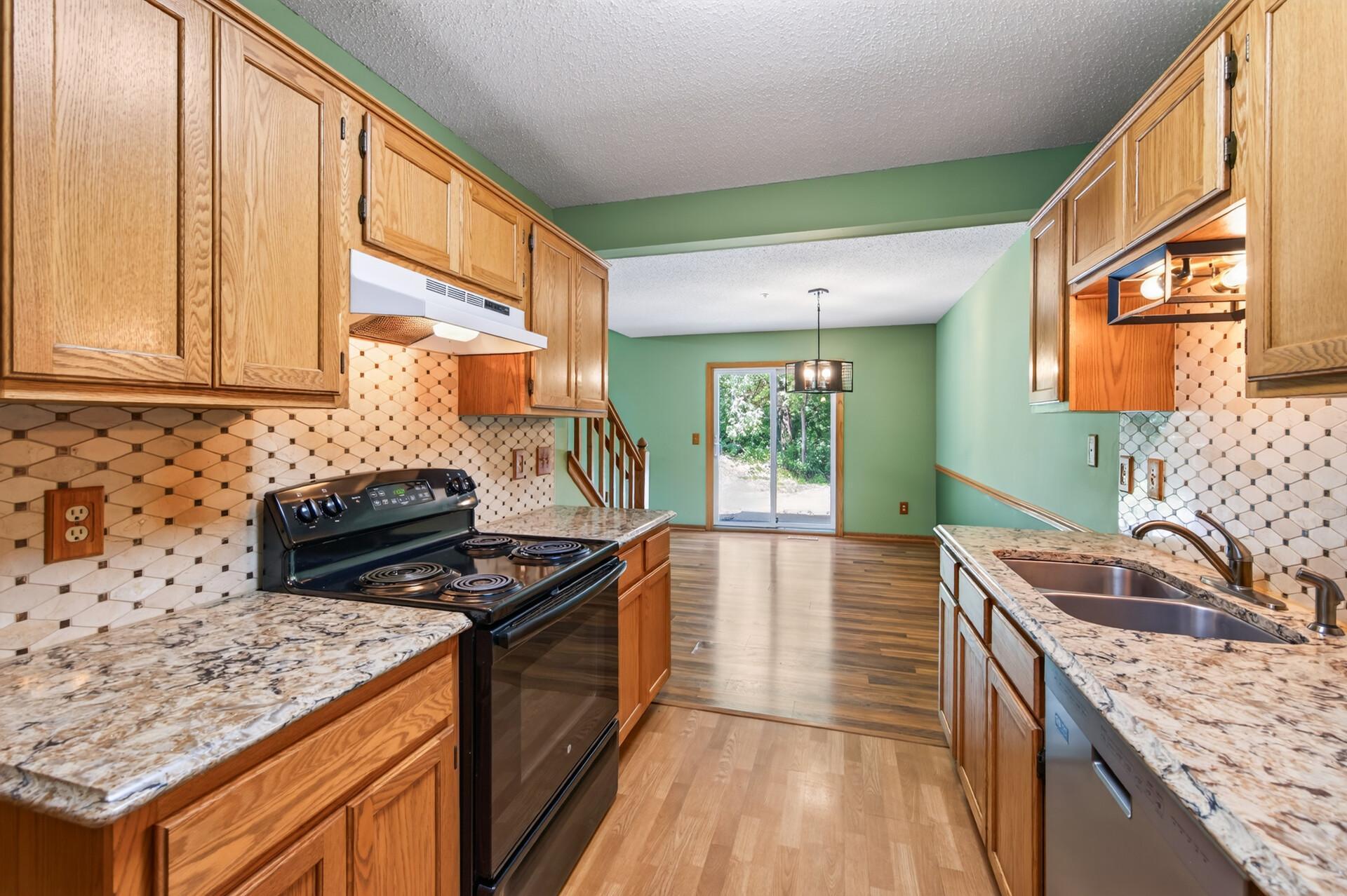 View of Residential at 15242 Lesley Lane, Eden Prairie MN 55346, Eden Prairie (12 of 29) - Mike Wilen | Minnesota Team Real Estate