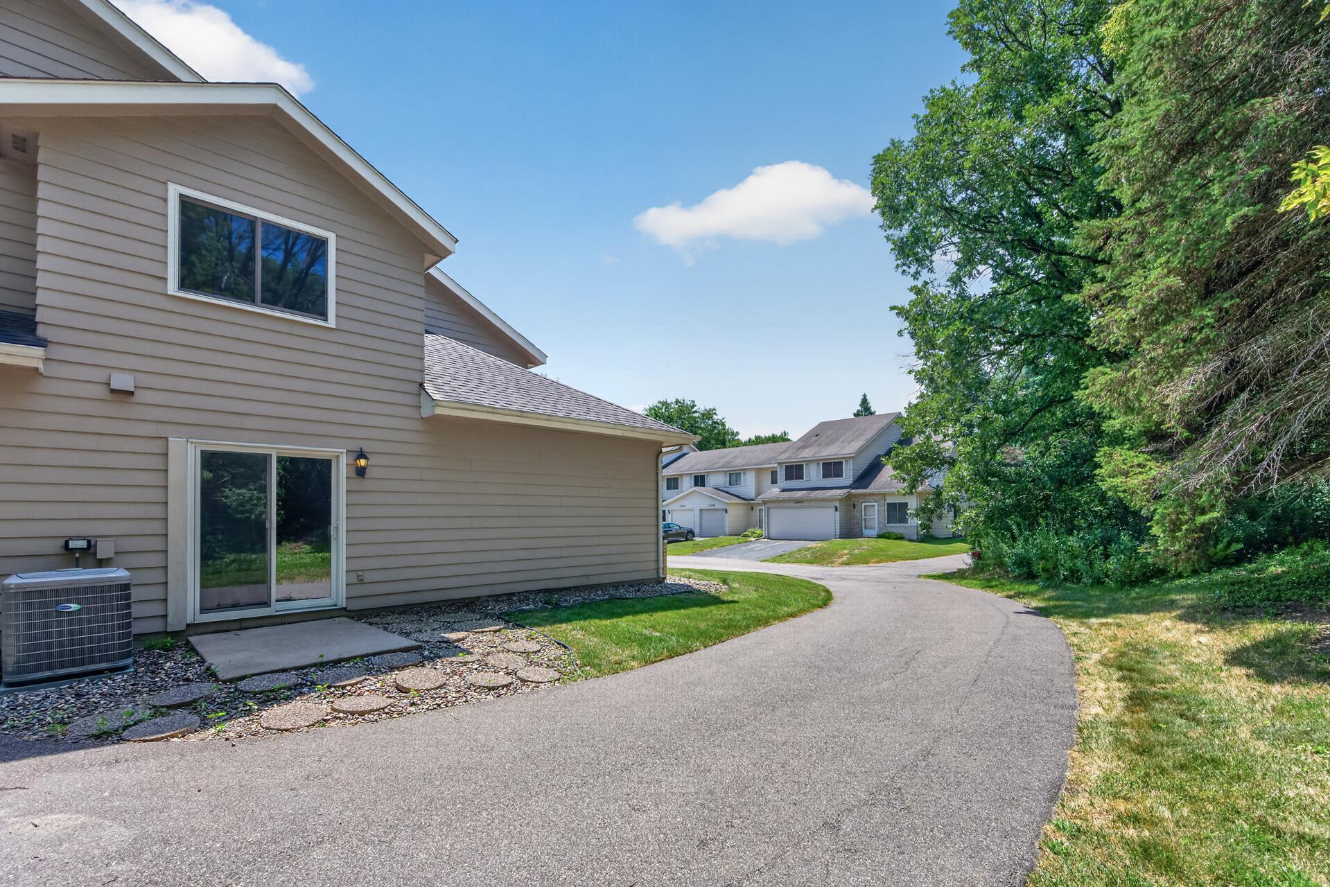 View of Residential at 15242 Lesley Lane, Eden Prairie MN 55346, Eden Prairie (28 of 29) - Mike Wilen | Minnesota Team Real Estate