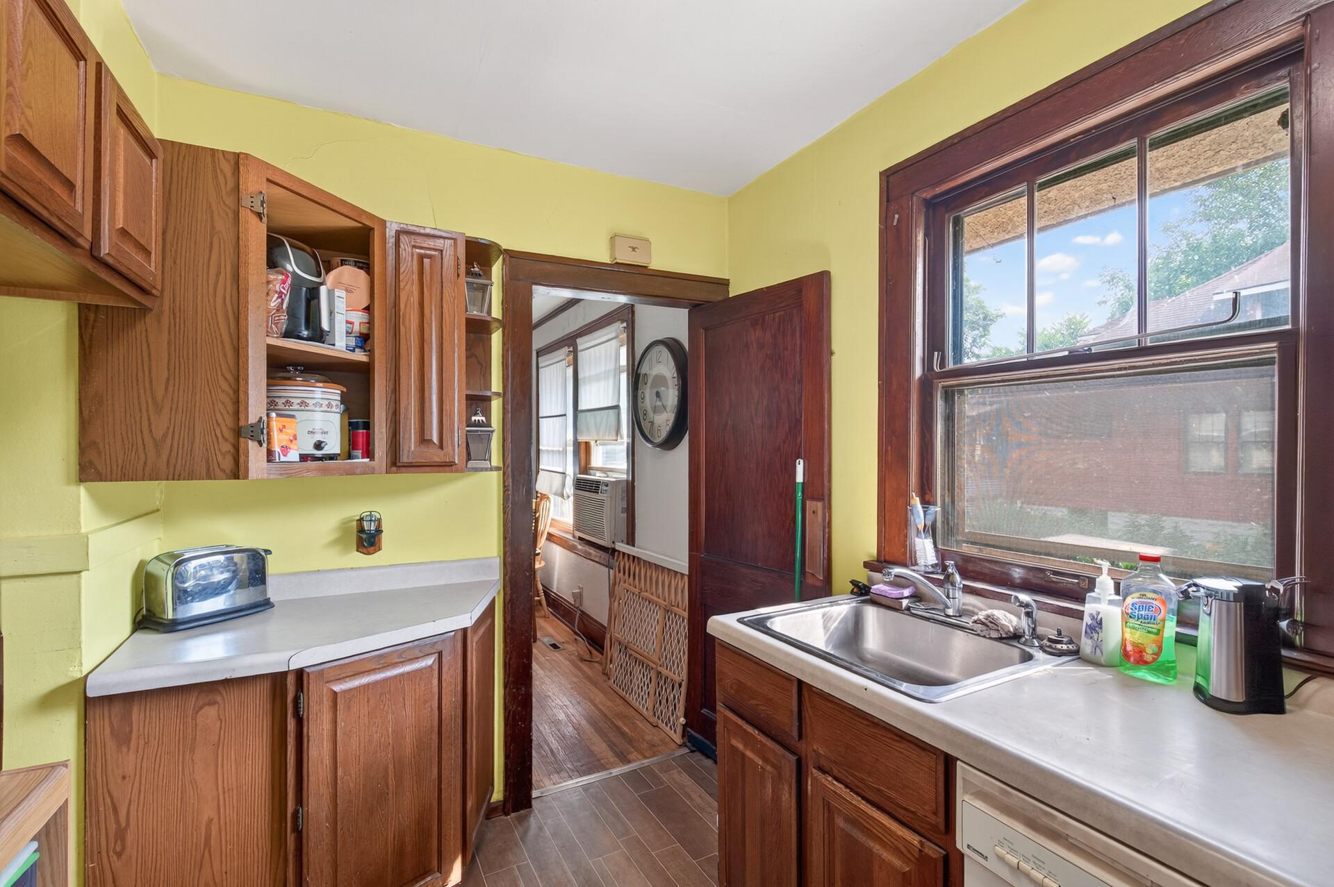 View of Residential at 1461 7th Street, Saint Paul MN 55102, Saint Paul (13 of 36) - Mike Wilen | Minnesota Team Real Estate