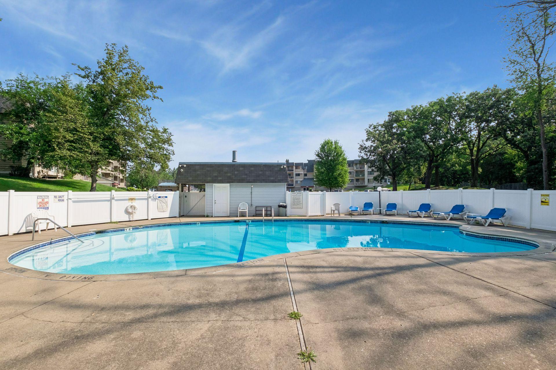 View of Residential at 4009 Heritage Hills Drive #207, Bloomington MN 55437, Bloomington (34 of 39) - Mike Wilen | Minnesota Team Real Estate