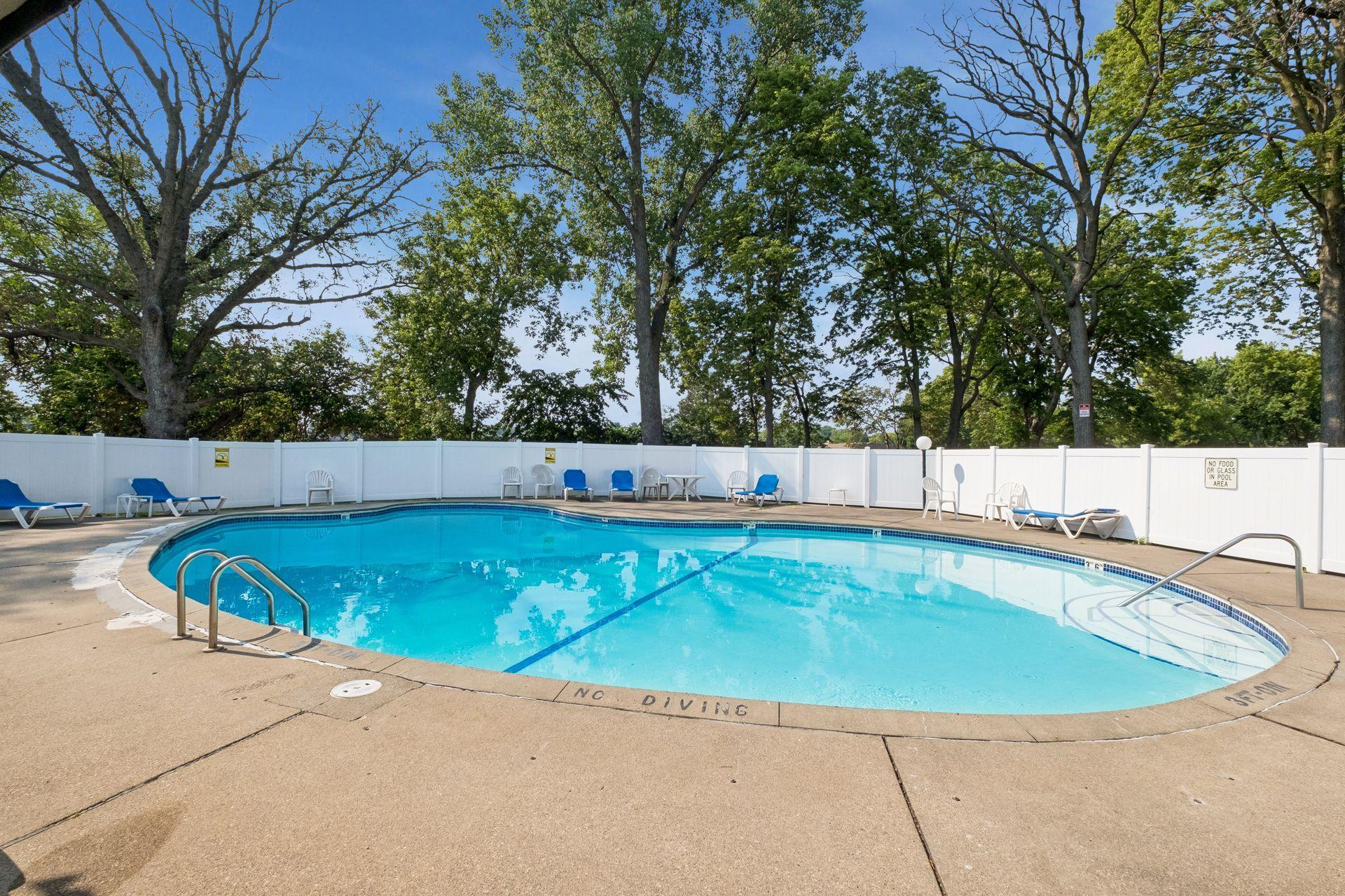 View of Residential at 4009 Heritage Hills Drive #207, Bloomington MN 55437, Bloomington (33 of 39) - Mike Wilen | Minnesota Team Real Estate