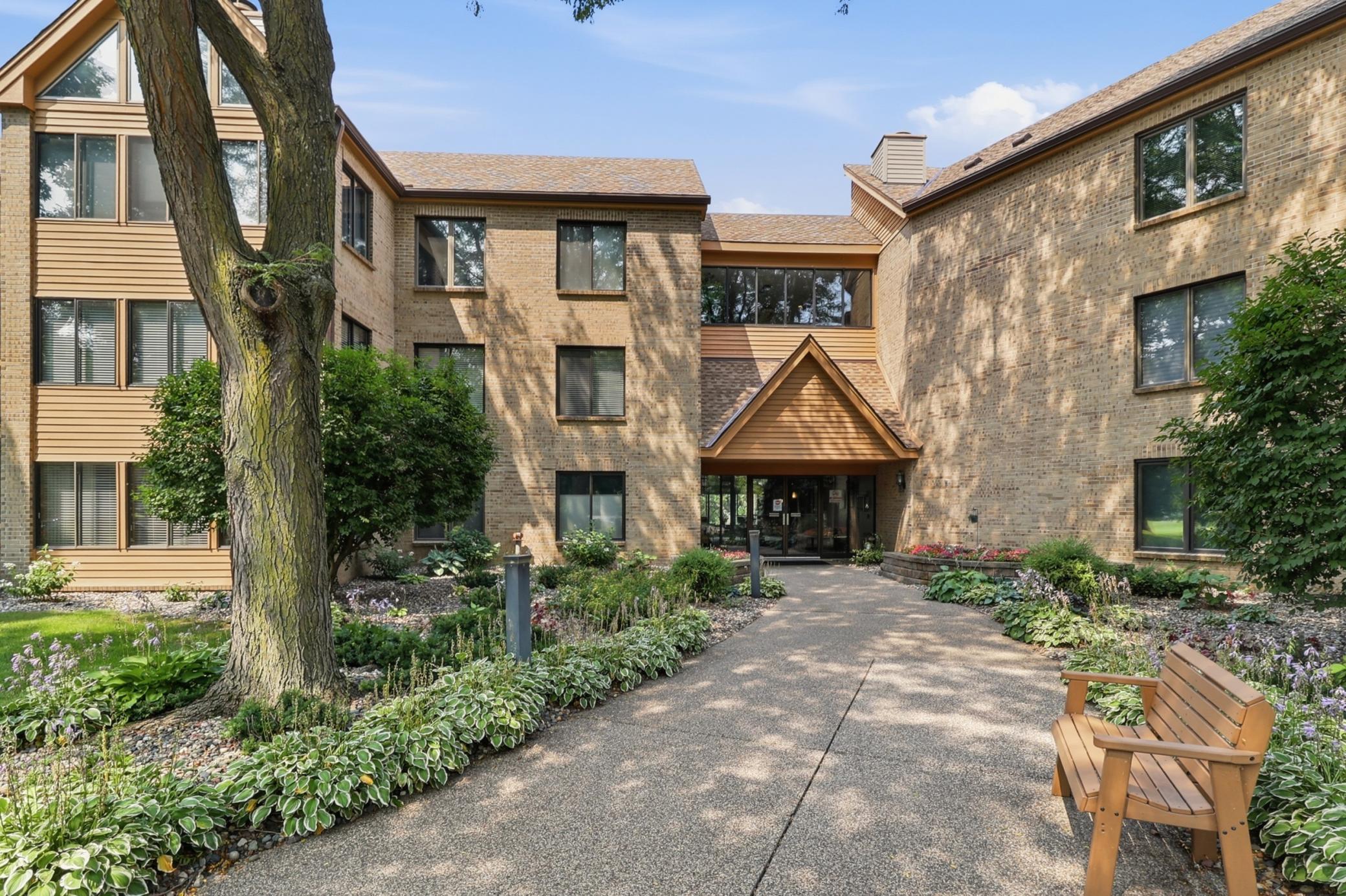 View of Residential at 6100 Auto Club Road #305, Bloomington MN 55438, Bloomington (23 of 43) - Mike Wilen | Minnesota Team Real Estate