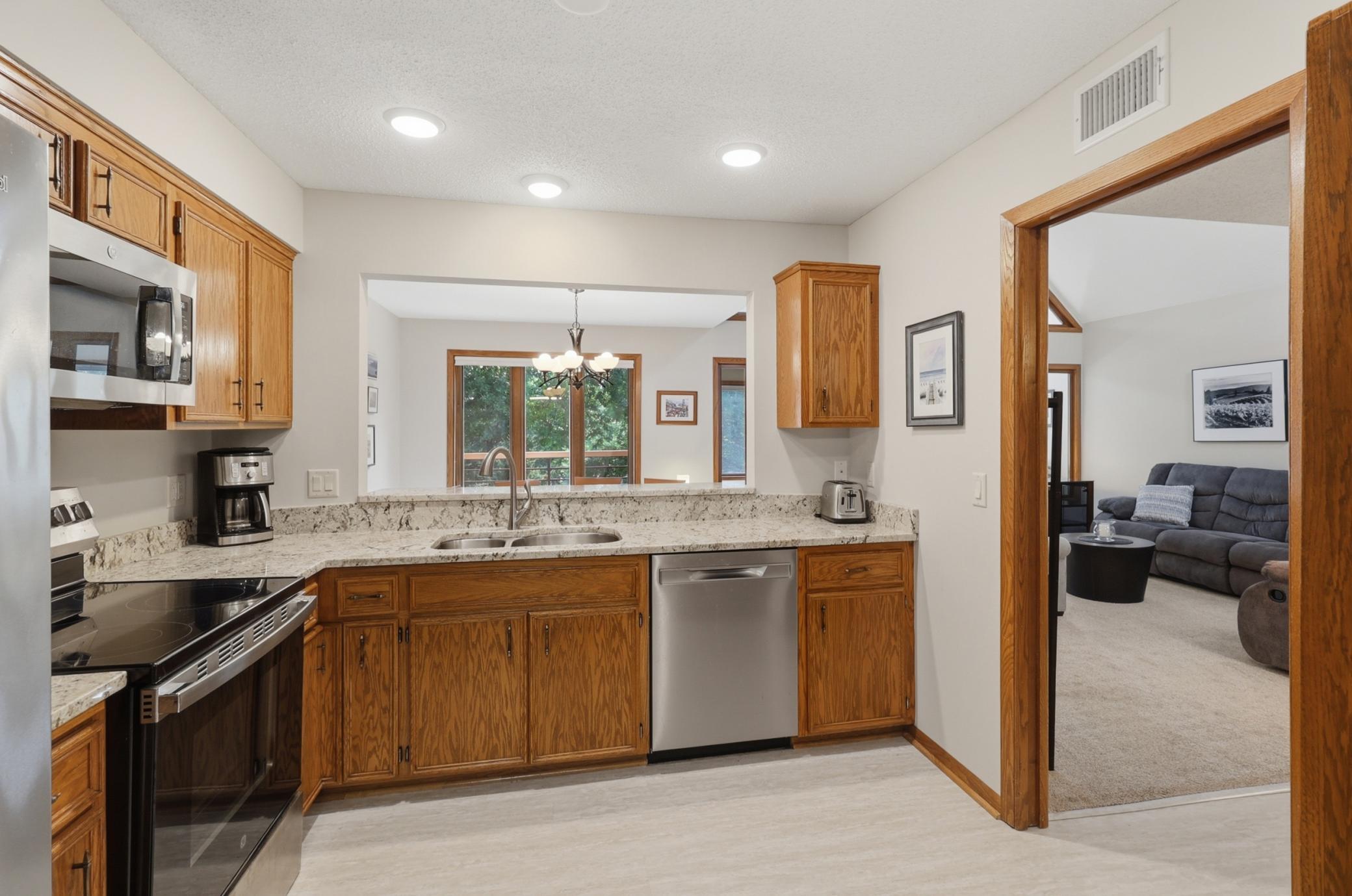 View of Residential at 6100 Auto Club Road #305, Bloomington MN 55438, Bloomington (9 of 43) - Mike Wilen | Minnesota Team Real Estate
