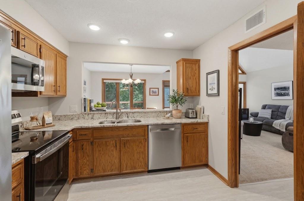 View of Residential at 6100 Auto Club Road #305, Bloomington MN 55438, Bloomington (8 of 44) - Mike Wilen | Minnesota Team Real Estate