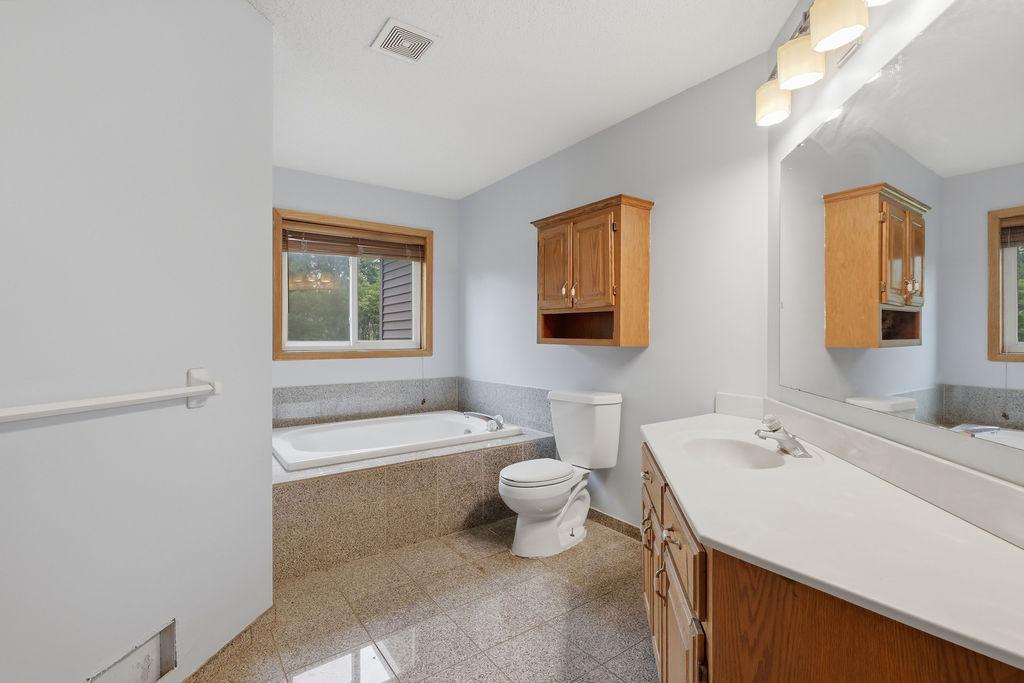 View of Residential at 17373 Glencoe Avenue, Lakeville MN 55044, Lakeville (13 of 32) - Mike Wilen | Minnesota Team Real Estate