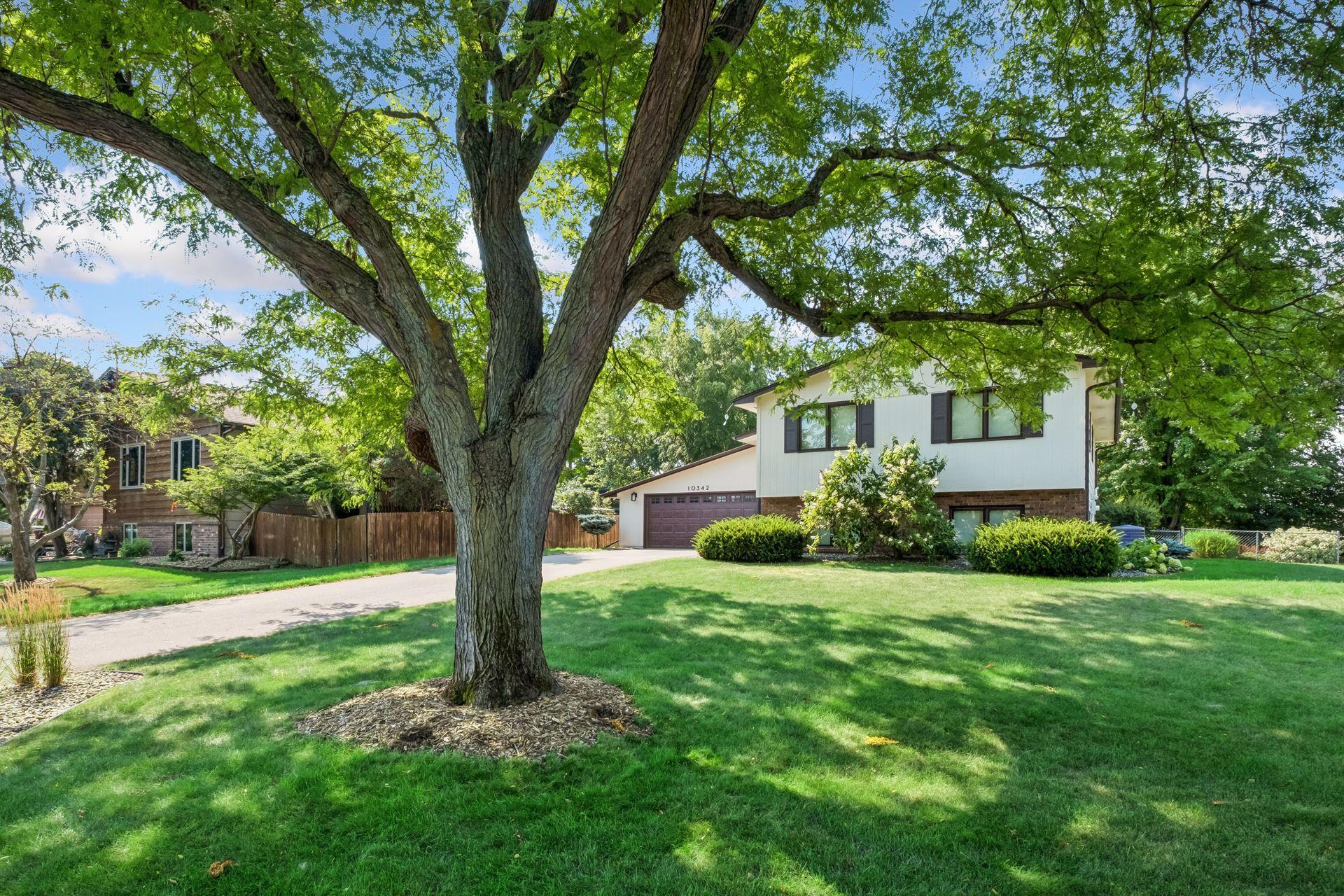 View of Residential at 10342 Rhode Island Circle, Bloomington MN 55438, Bloomington - Mike Wilen | Minnesota Team Real Estate