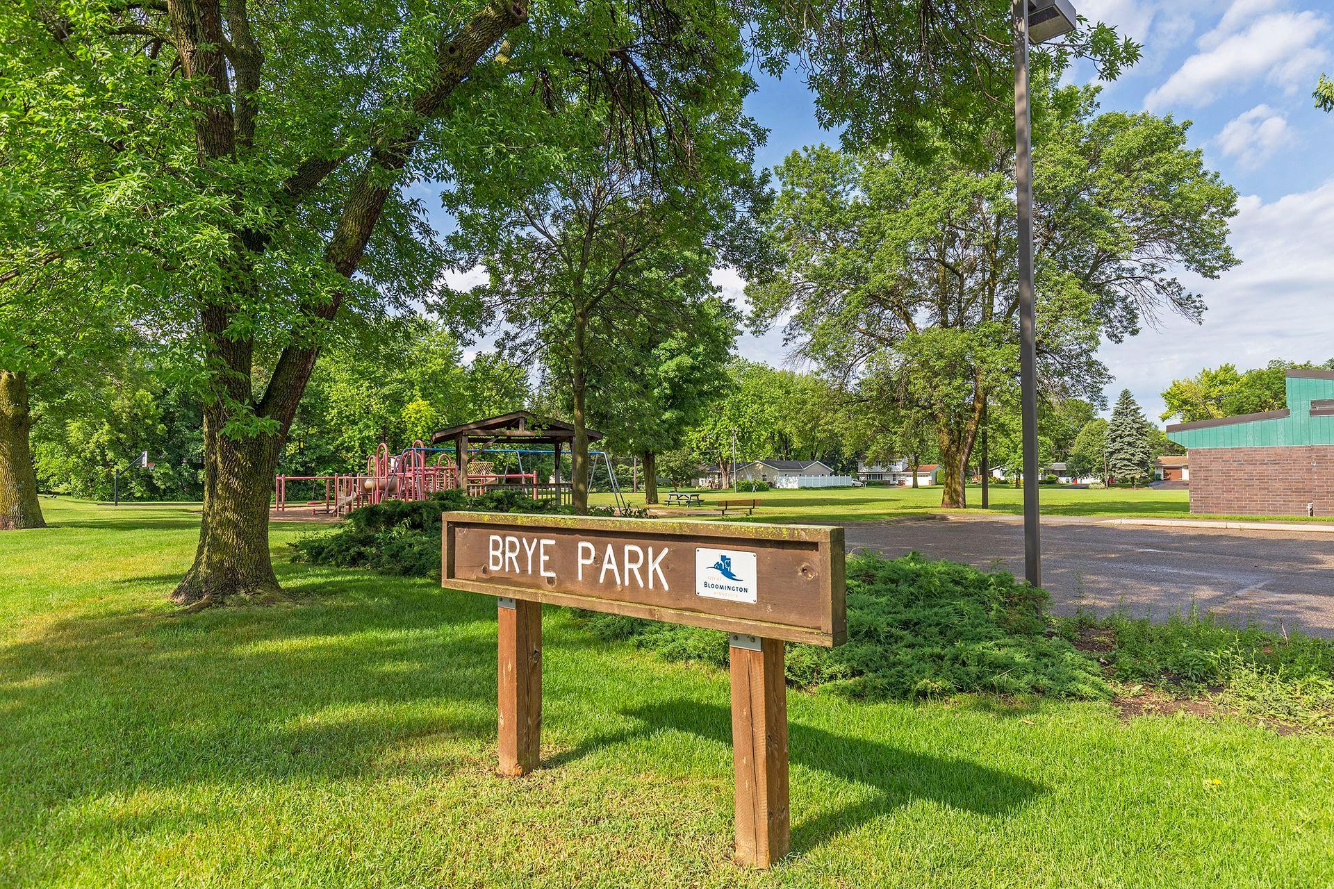 View of Residential at 10342 Rhode Island Circle, Bloomington MN 55438, Bloomington (45 of 47) - Mike Wilen | Minnesota Team Real Estate