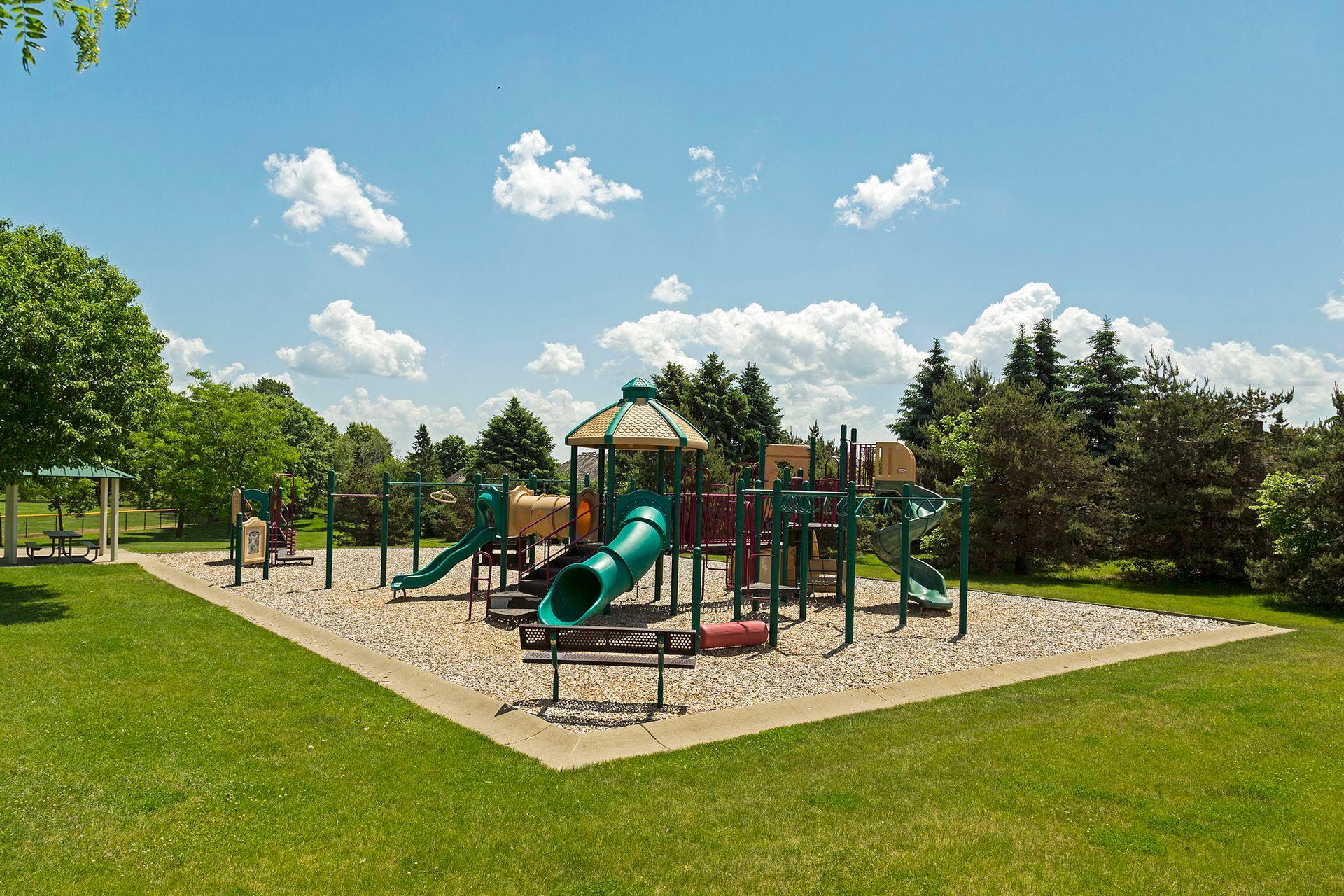 View of Residential at 10342 Rhode Island Circle, Bloomington MN 55438, Bloomington (44 of 47) - Mike Wilen | Minnesota Team Real Estate