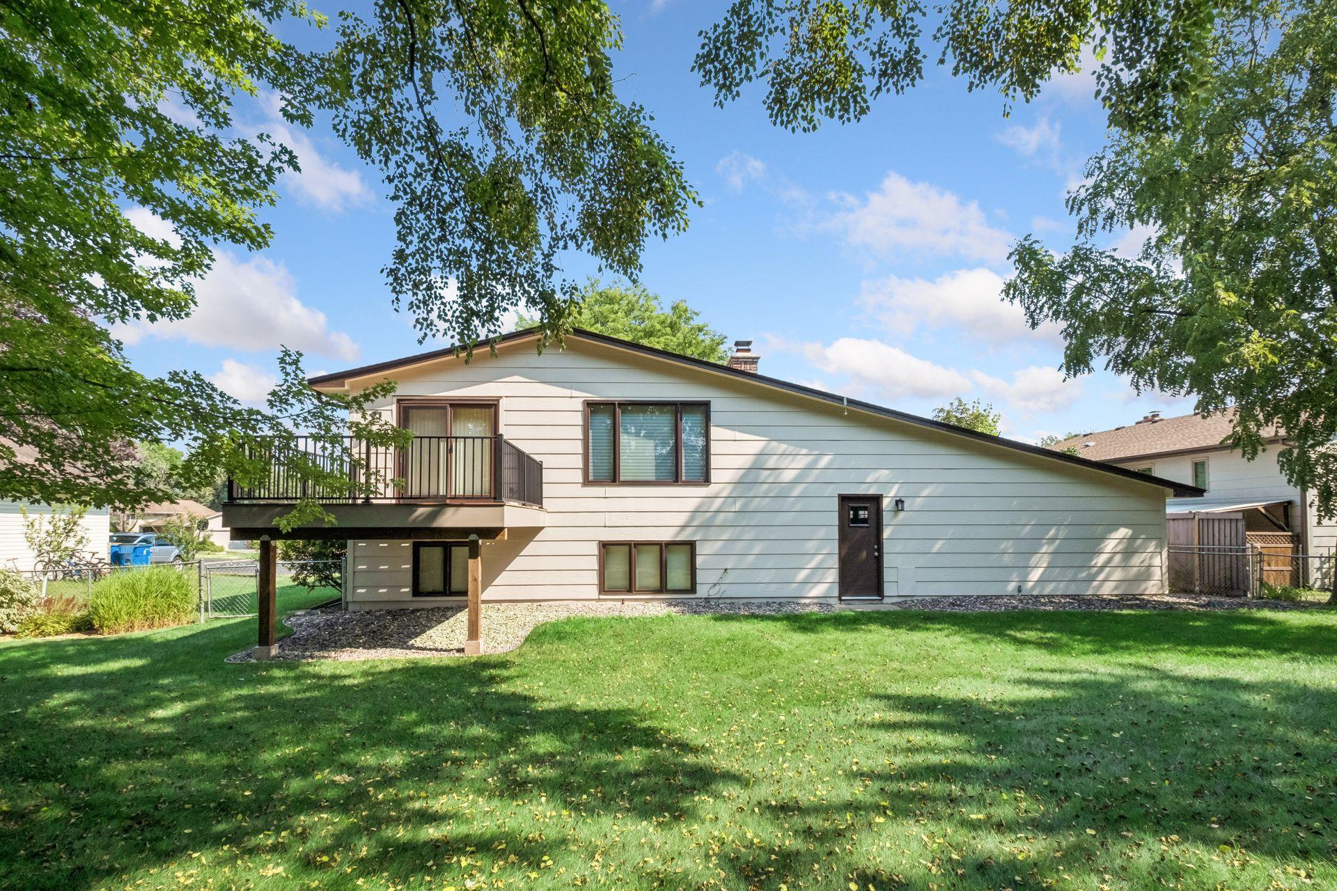 View of Residential at 10342 Rhode Island Circle, Bloomington MN 55438, Bloomington (22 of 47) - Mike Wilen | Minnesota Team Real Estate