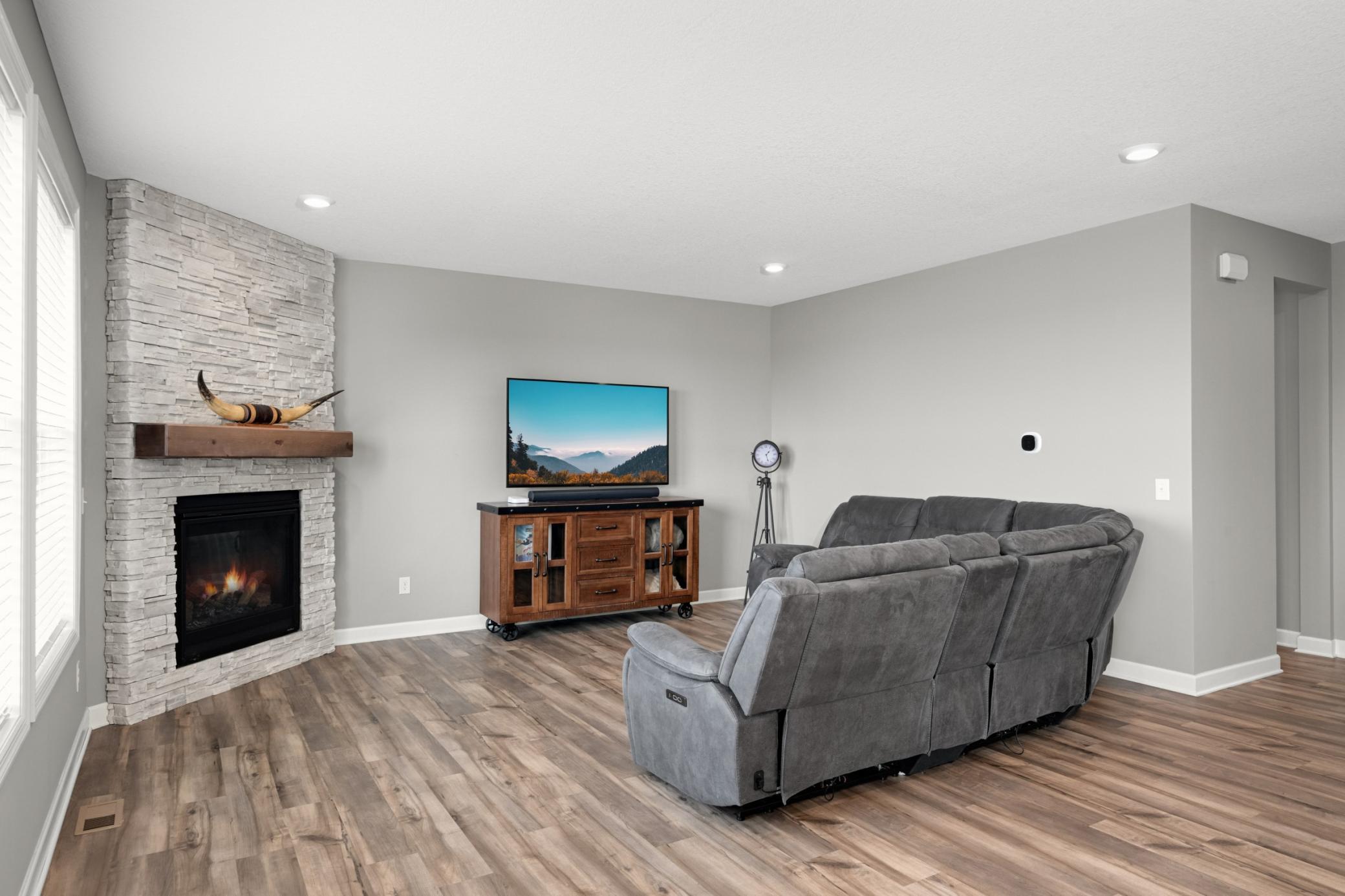 View of Residential at 870 Spancil Hill Drive, Woodbury MN 55129, Woodbury (8 of 40) - Mike Wilen | Minnesota Team Real Estate