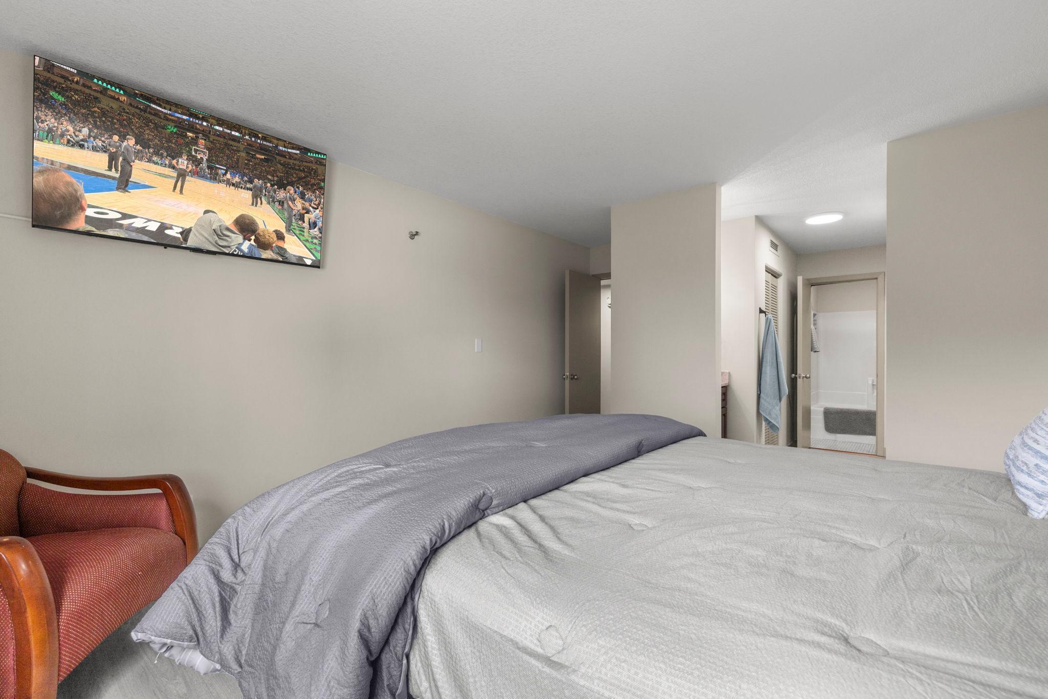 View of Residential at 1225 Lasalle Avenue #1502, Minneapolis MN 55403, Minneapolis (18 of 61) - Mike Wilen | Minnesota Team Real Estate