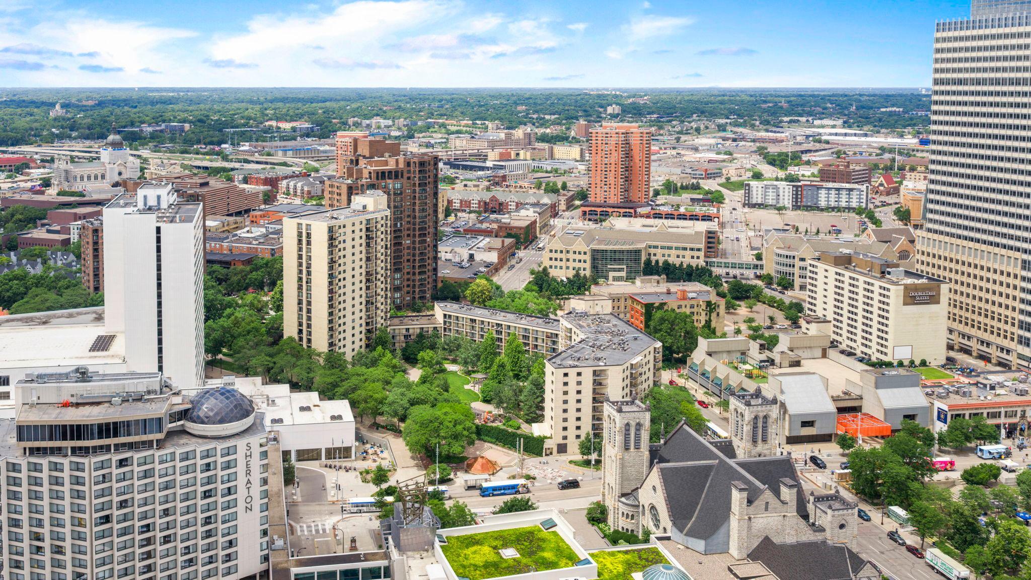 View of Residential at 1225 Lasalle Avenue #1502, Minneapolis MN 55403, Minneapolis (56 of 61) - Mike Wilen | Minnesota Team Real Estate