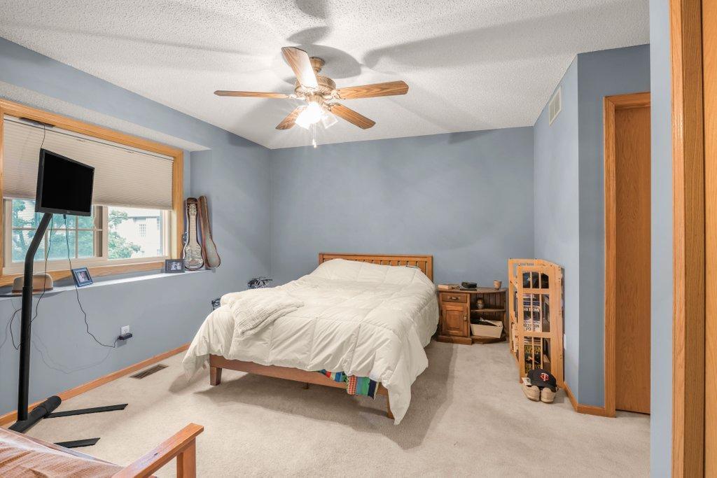 View of Residential at 1056 Lovell Avenue, Roseville MN 55113, Roseville (16 of 24) - Mike Wilen | Minnesota Team Real Estate