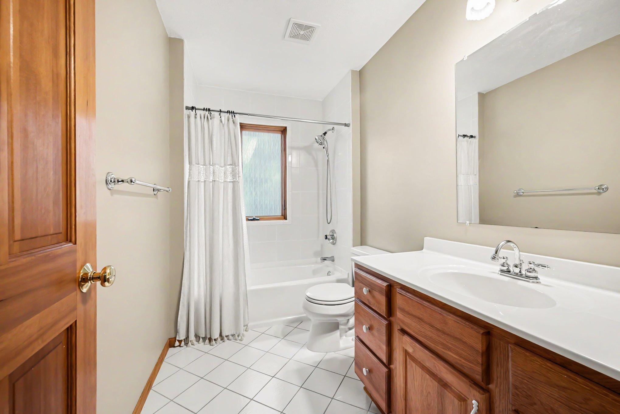 View of Residential at 2430 Larpenteur Avenue, Maplewood MN 55109, Maplewood (29 of 43) - Mike Wilen | Minnesota Team Real Estate