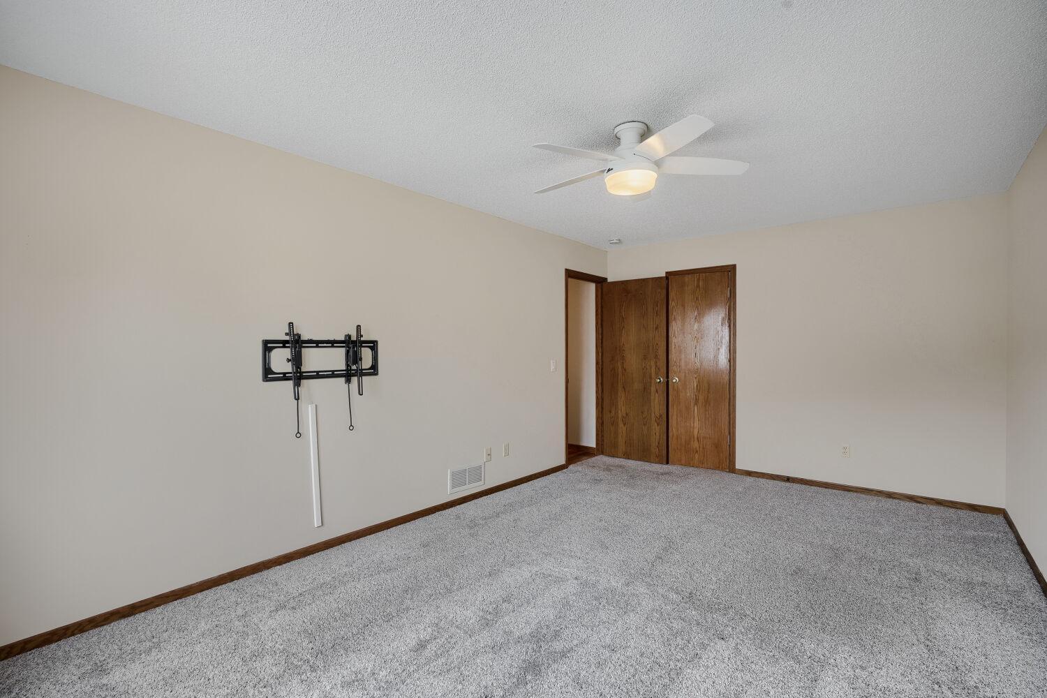 View of Residential at 14809 Endicott Way, Apple Valley MN 55124, Apple Valley (11 of 16) - Mike Wilen | Minnesota Team Real Estate