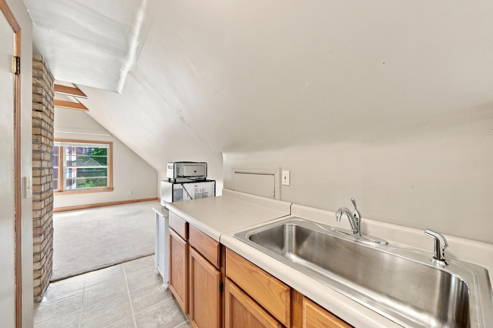 View of Residential Income at 3740 Bryant Avenue, Minneapolis MN 55409, Minneapolis (45 of 62) - Mike Wilen | Minnesota Team Real Estate