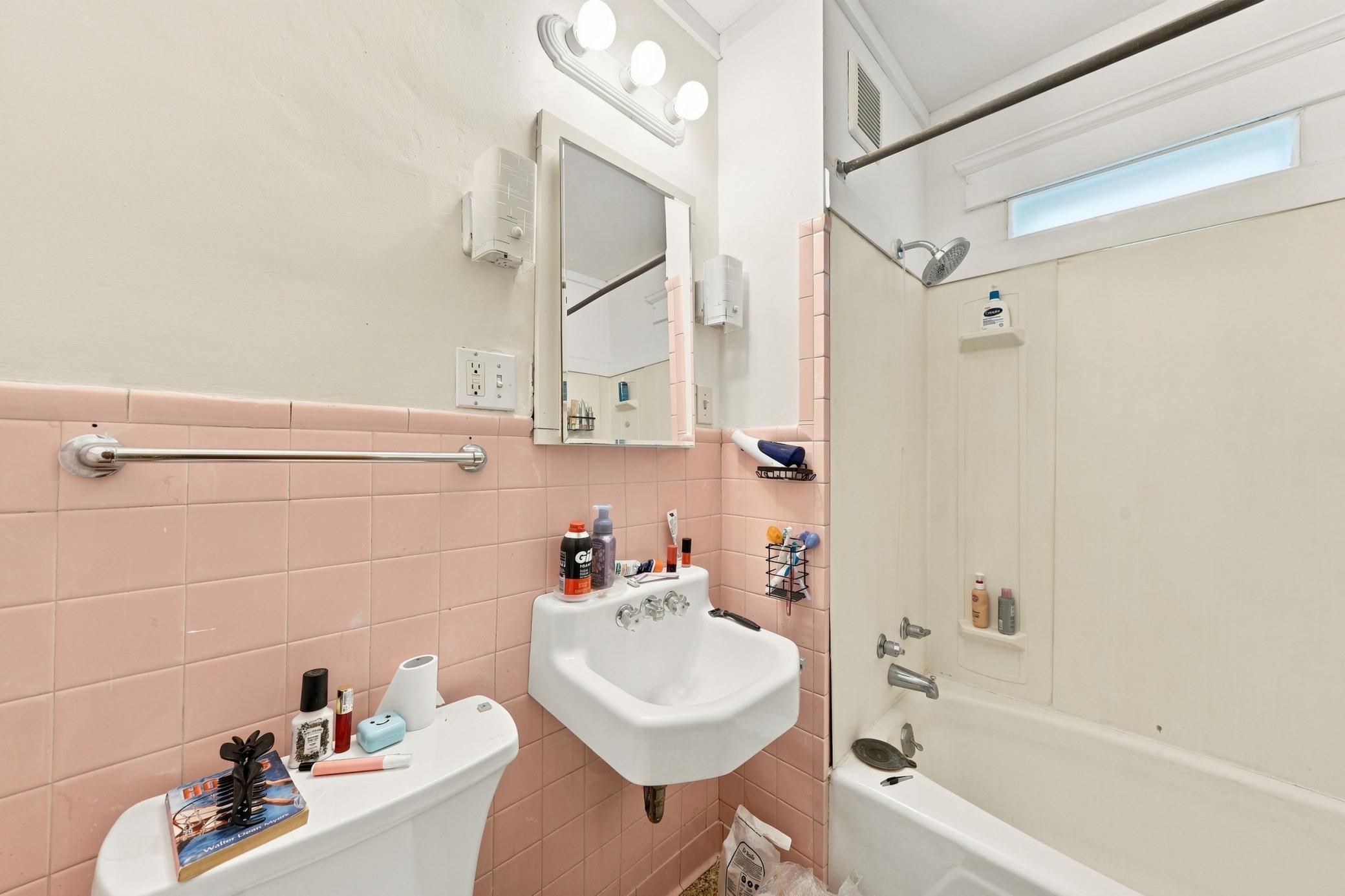 View of Residential Income at 3740 Bryant Avenue, Minneapolis MN 55409, Minneapolis (31 of 62) - Mike Wilen | Minnesota Team Real Estate