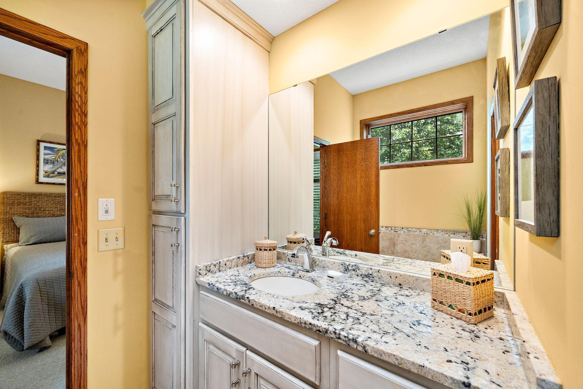 View of Residential at 4678 Aspen Ridge Circle, Eagan MN 55122, Eagan (17 of 29) - Mike Wilen | Minnesota Team Real Estate