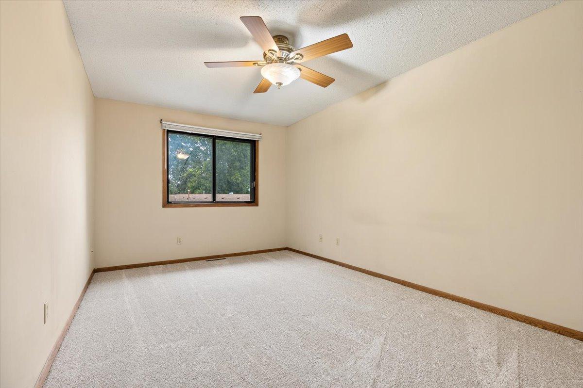 View of Residential at 566 Donegal Circle, Shoreview MN 55126, Shoreview (20 of 42) - Mike Wilen | Minnesota Team Real Estate