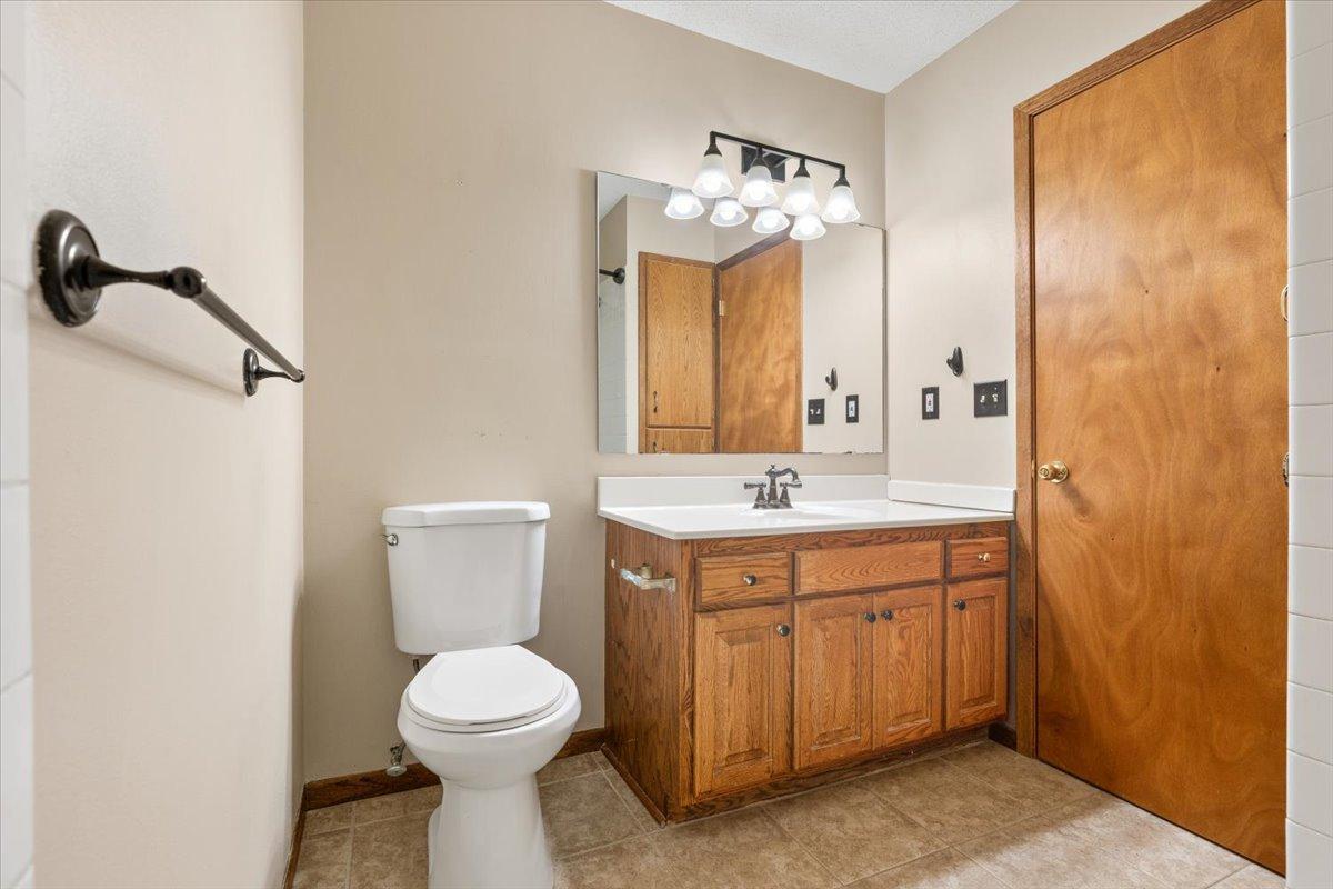 View of Residential at 566 Donegal Circle, Shoreview MN 55126, Shoreview (28 of 42) - Mike Wilen | Minnesota Team Real Estate