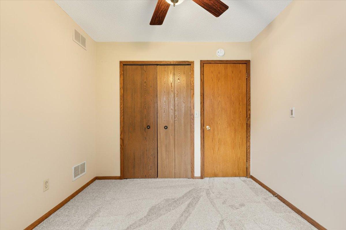 View of Residential at 566 Donegal Circle, Shoreview MN 55126, Shoreview (25 of 42) - Mike Wilen | Minnesota Team Real Estate
