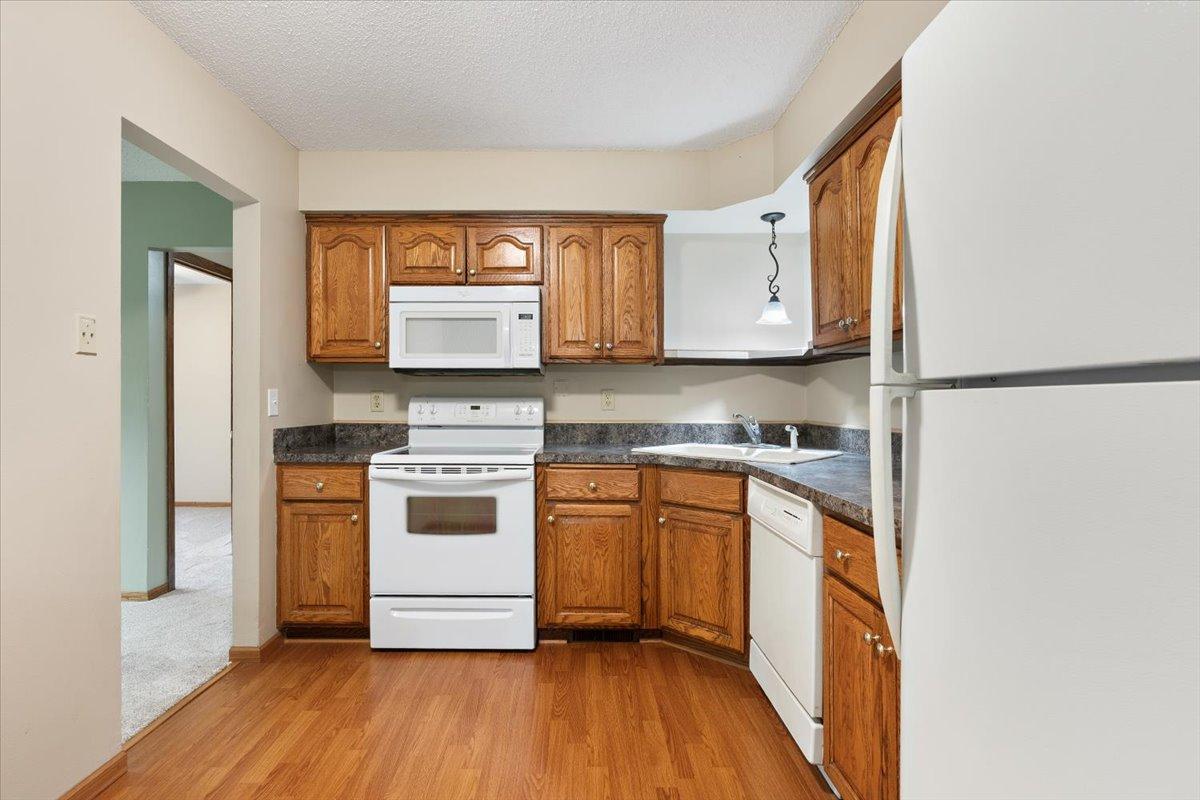 View of Residential at 566 Donegal Circle, Shoreview MN 55126, Shoreview (18 of 42) - Mike Wilen | Minnesota Team Real Estate