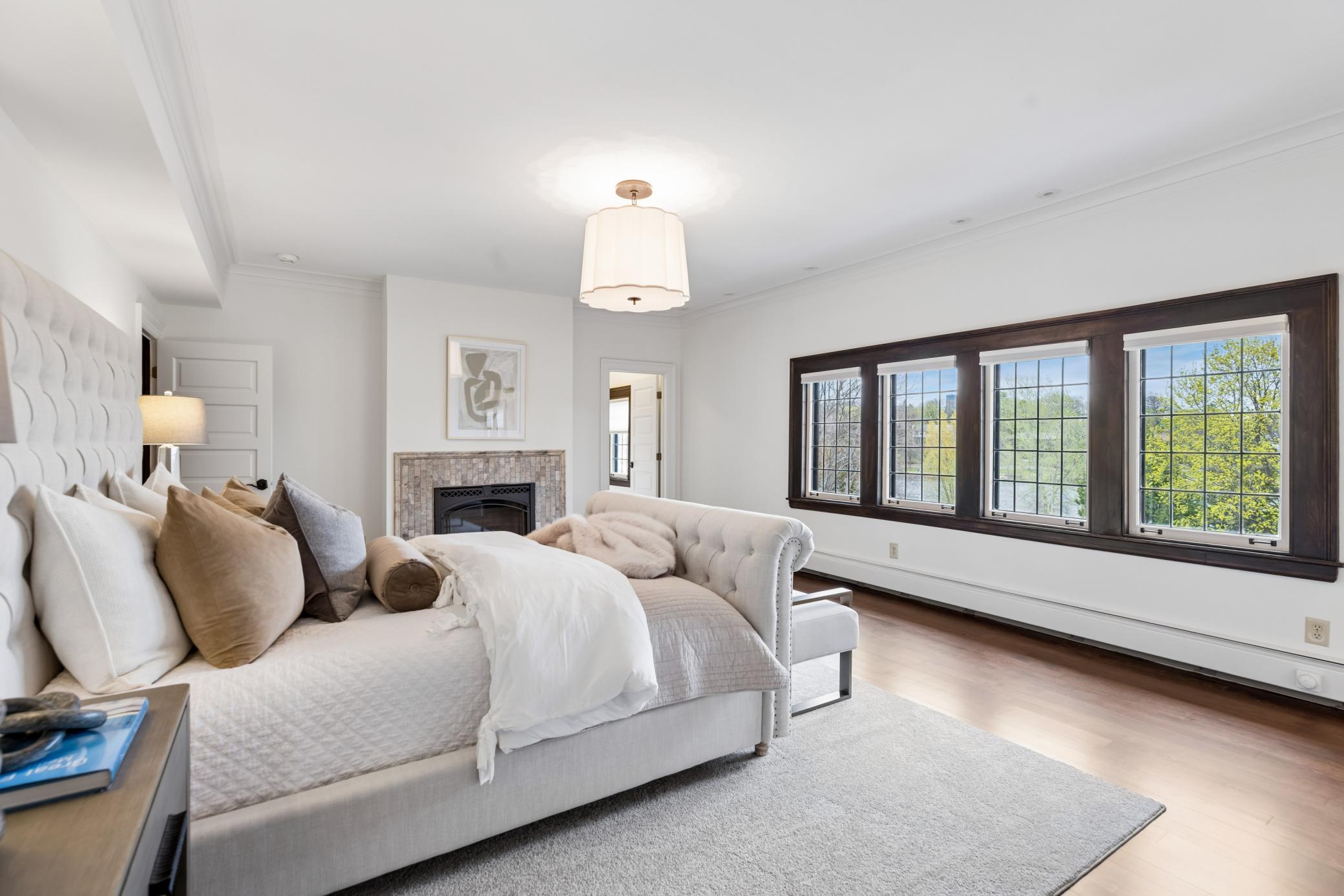 View of Residential at 2204 Lake Of The Isles Parkway, Minneapolis MN 55405, Minneapolis (17 of 55) - Mike Wilen | Minnesota Team Real Estate