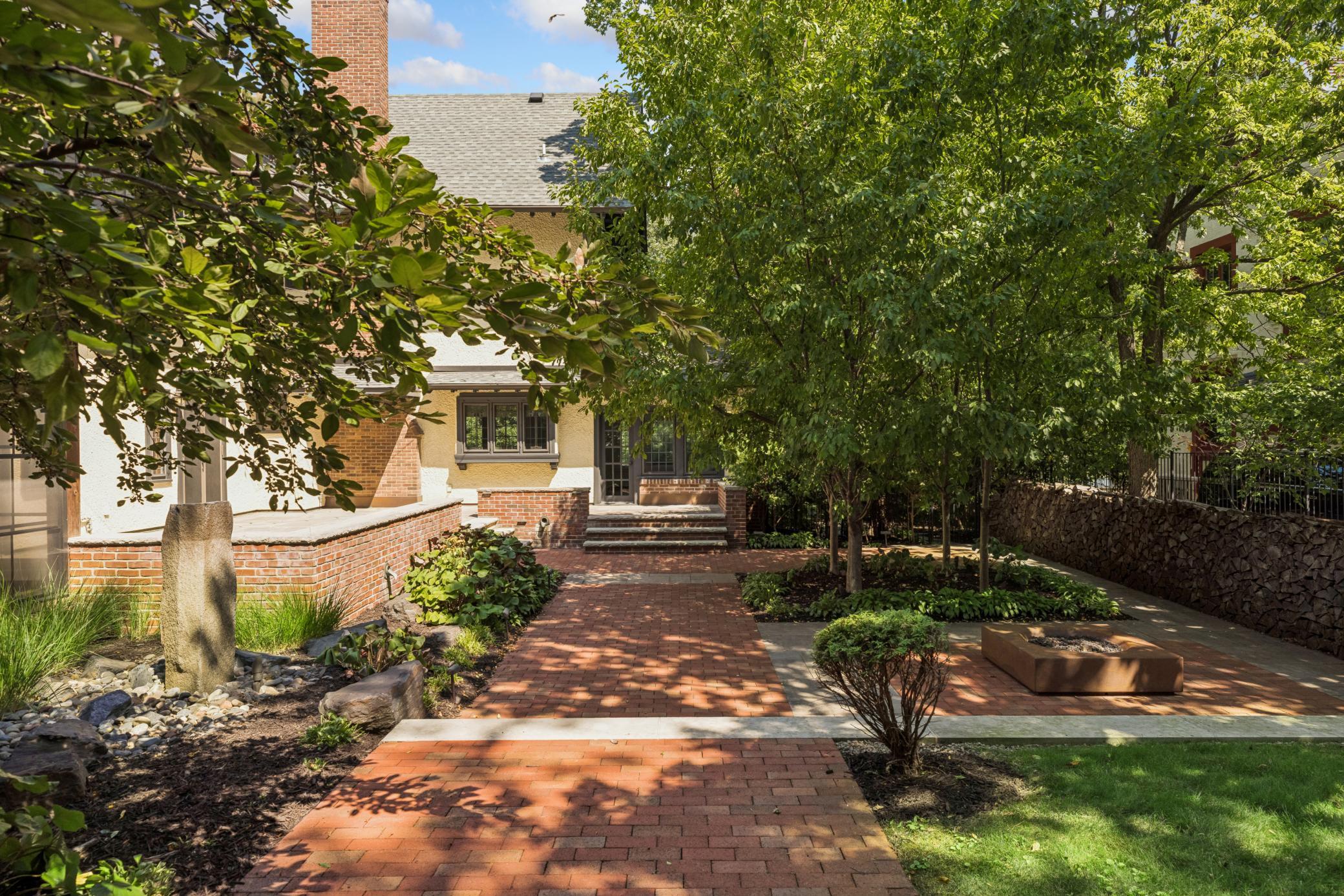 View of Residential at 2204 Lake Of The Isles Parkway, Minneapolis MN 55405, Minneapolis (51 of 55) - Mike Wilen | Minnesota Team Real Estate