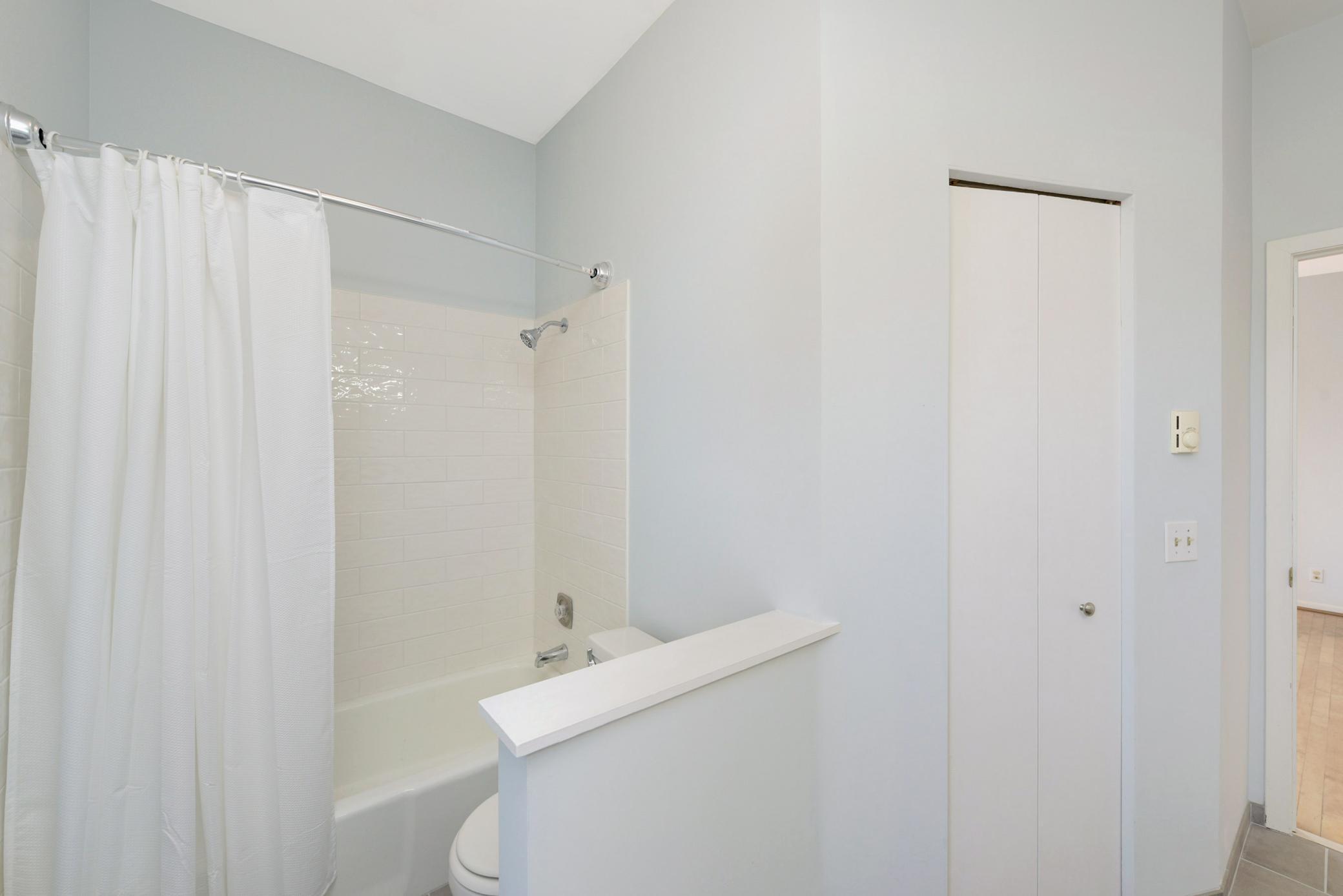 View of Residential at 2421 Emerson Avenue #107, Minneapolis MN 55405, Minneapolis (29 of 31) - Mike Wilen | Minnesota Team Real Estate