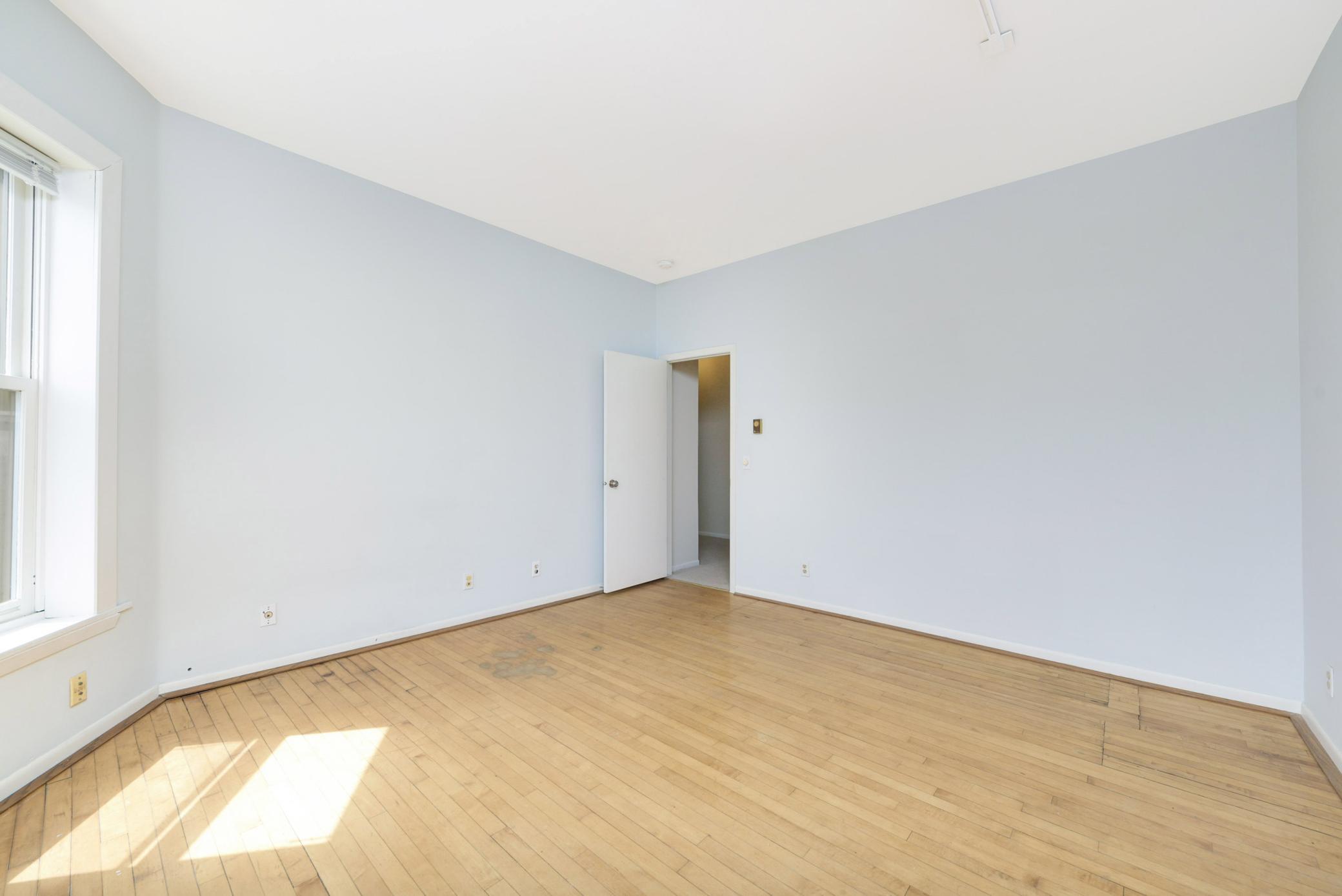 View of Residential at 2421 Emerson Avenue #107, Minneapolis MN 55405, Minneapolis (28 of 31) - Mike Wilen | Minnesota Team Real Estate