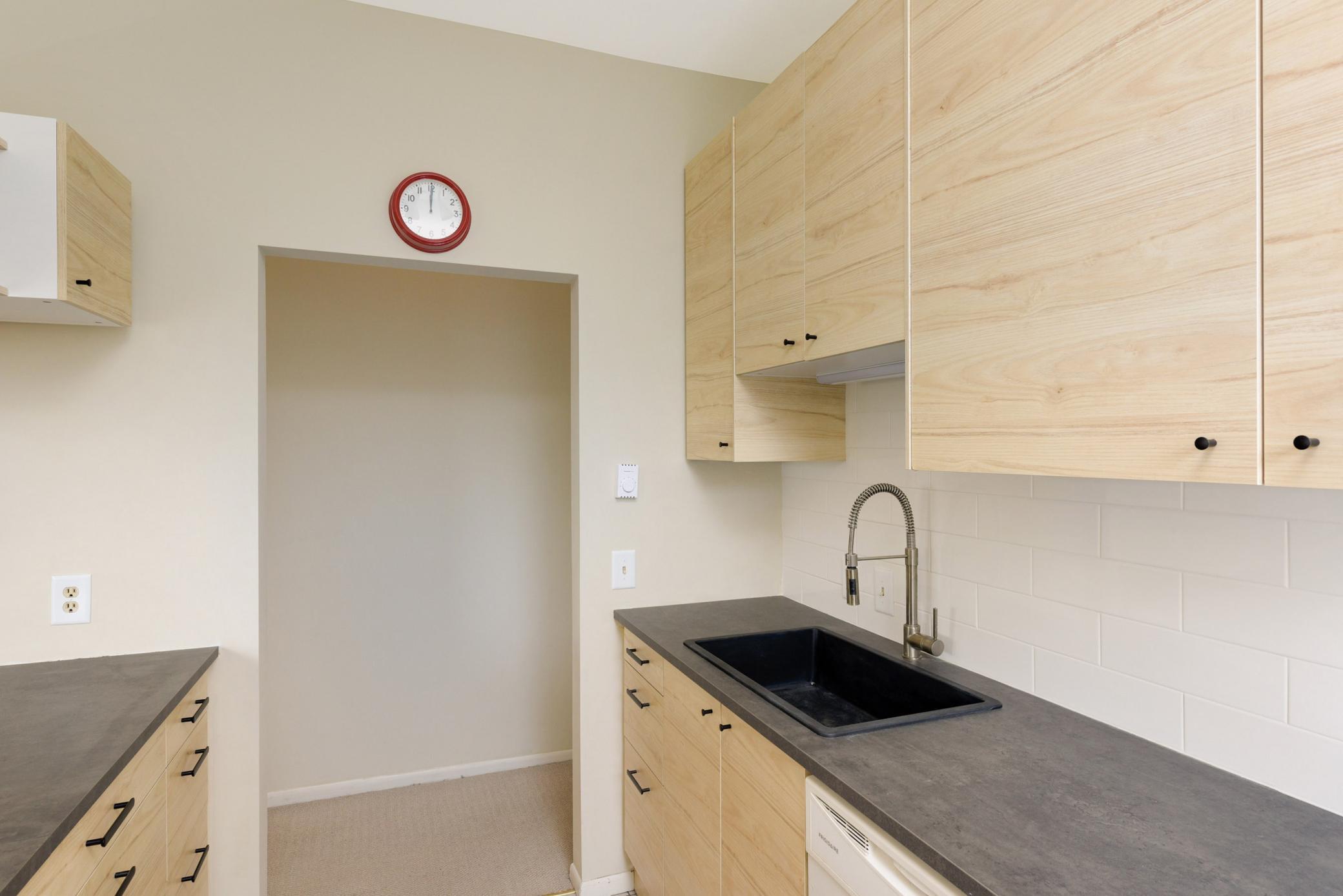 View of Residential at 2421 Emerson Avenue #107, Minneapolis MN 55405, Minneapolis (25 of 31) - Mike Wilen | Minnesota Team Real Estate