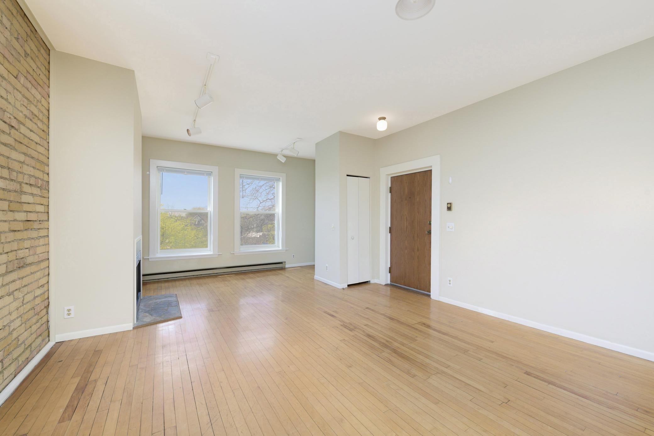 View of Residential at 2421 Emerson Avenue #107, Minneapolis MN 55405, Minneapolis (22 of 31) - Mike Wilen | Minnesota Team Real Estate