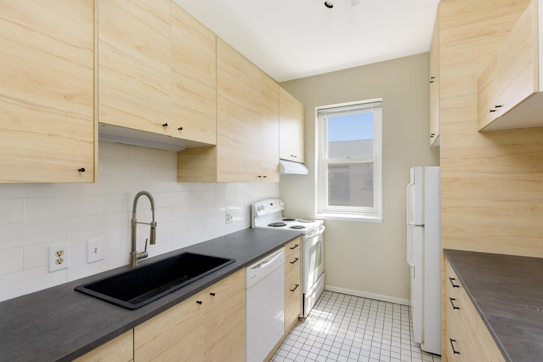 View of Residential at 2421 Emerson Avenue #107, Minneapolis MN 55405, Minneapolis (5 of 31) - Mike Wilen | Minnesota Team Real Estate