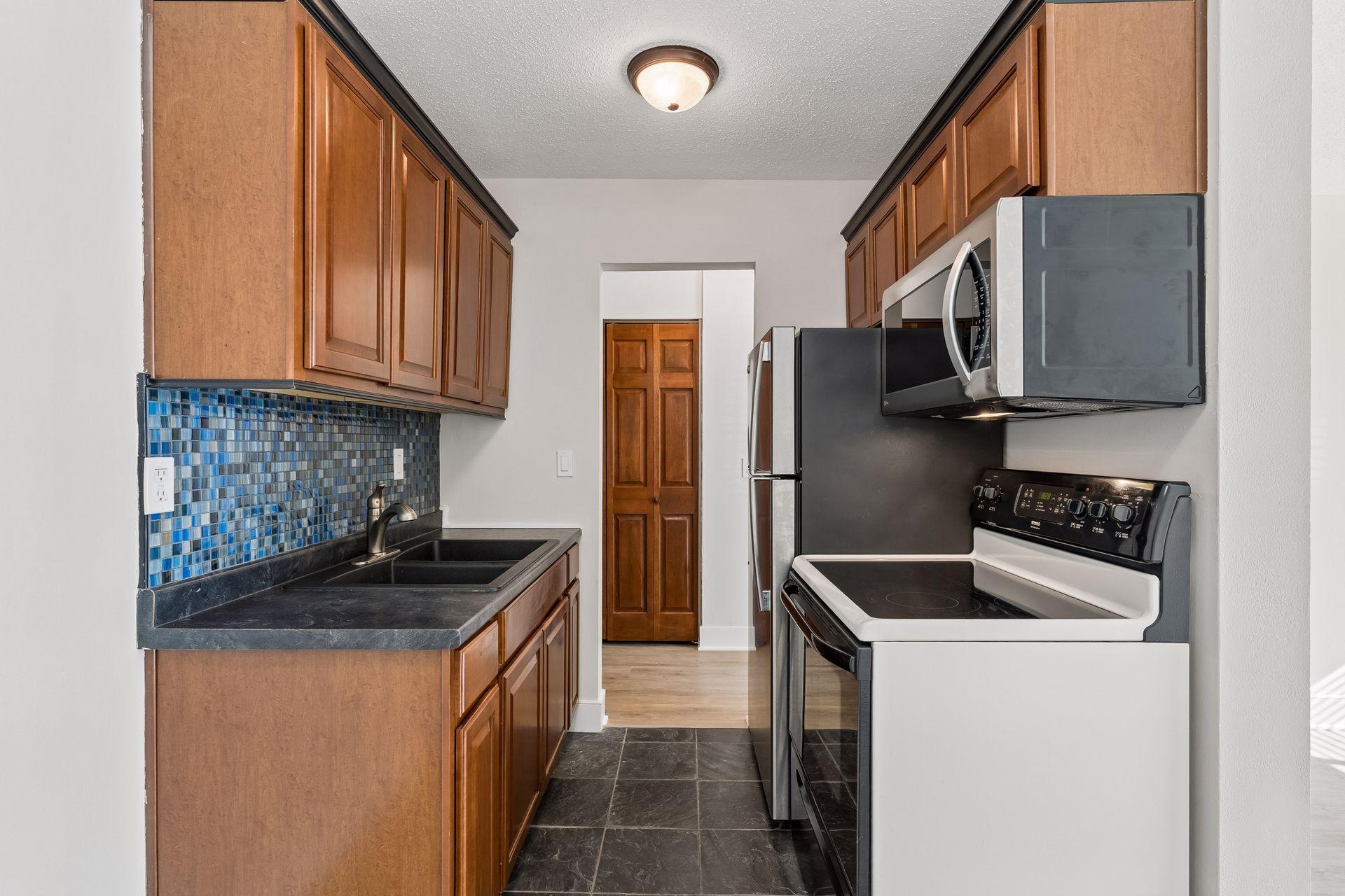 View of Residential at 2212 Aldrich Avenue #102, Minneapolis MN 55405, Minneapolis (8 of 19) - Mike Wilen | Minnesota Team Real Estate