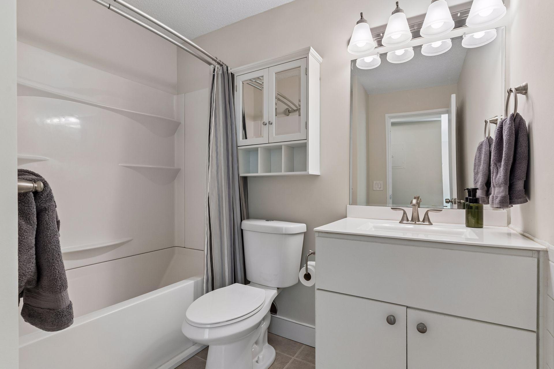 View of Residential at 2212 Aldrich Avenue #102, Minneapolis MN 55405, Minneapolis (14 of 19) - Mike Wilen | Minnesota Team Real Estate