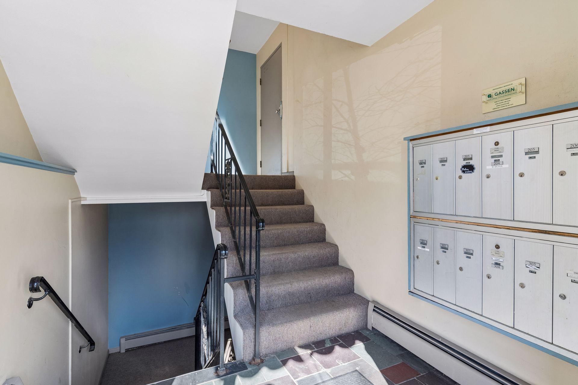 View of Residential at 2212 Aldrich Avenue #102, Minneapolis MN 55405, Minneapolis (15 of 19) - Mike Wilen | Minnesota Team Real Estate