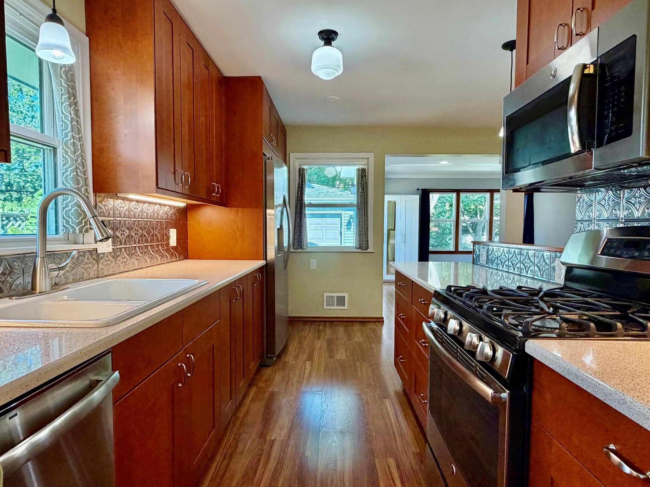 View of Residential at 7121 15th Avenue, Richfield MN 55423, Richfield (4 of 15) - Mike Wilen | Minnesota Team Real Estate
