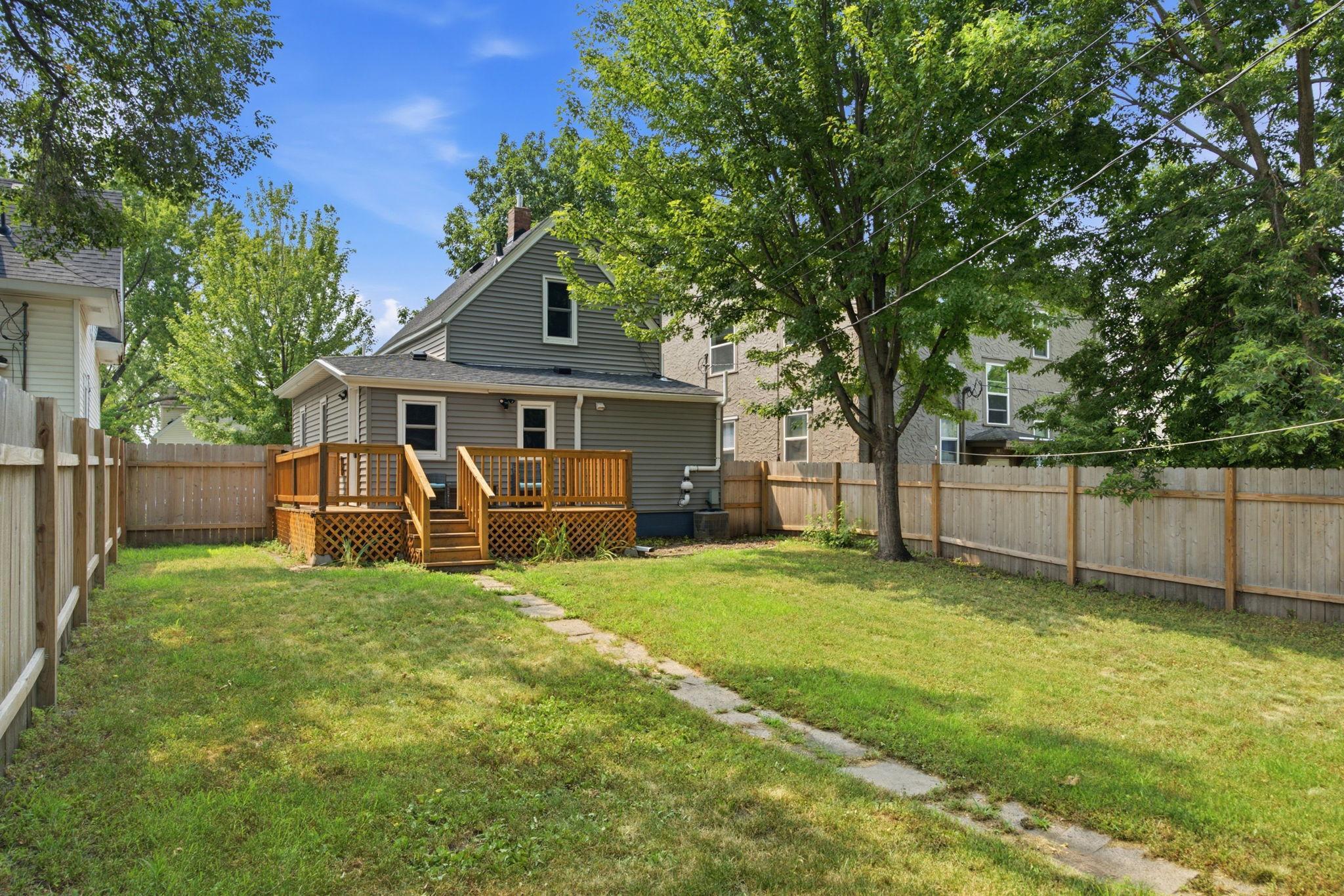 View of Residential at 1655 Sherburne Avenue, Saint Paul MN 55104, Saint Paul (31 of 32) - Mike Wilen | Minnesota Team Real Estate