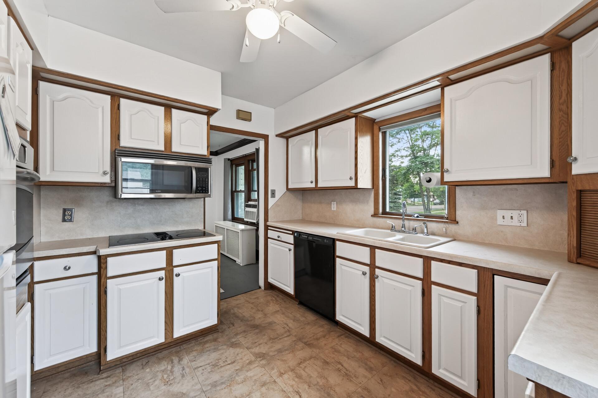 View of Residential at 456 3rd Avenue, South Saint Paul MN 55075, South Saint Paul (4 of 41) - Mike Wilen | Minnesota Team Real Estate