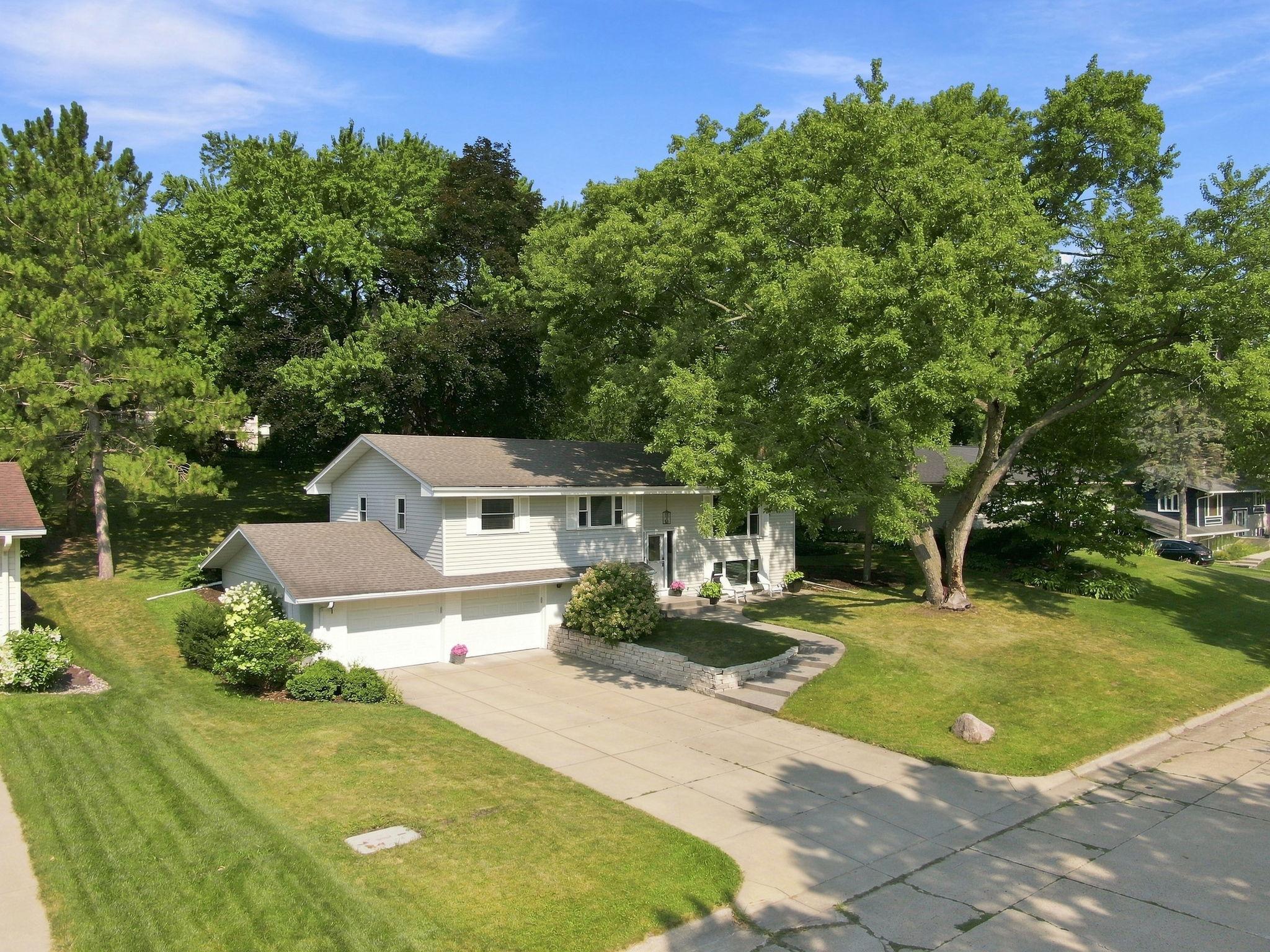 View of Residential at 6616 Hillside Lane, Edina MN 55439, Edina (35 of 41) - Mike Wilen | Minnesota Team Real Estate