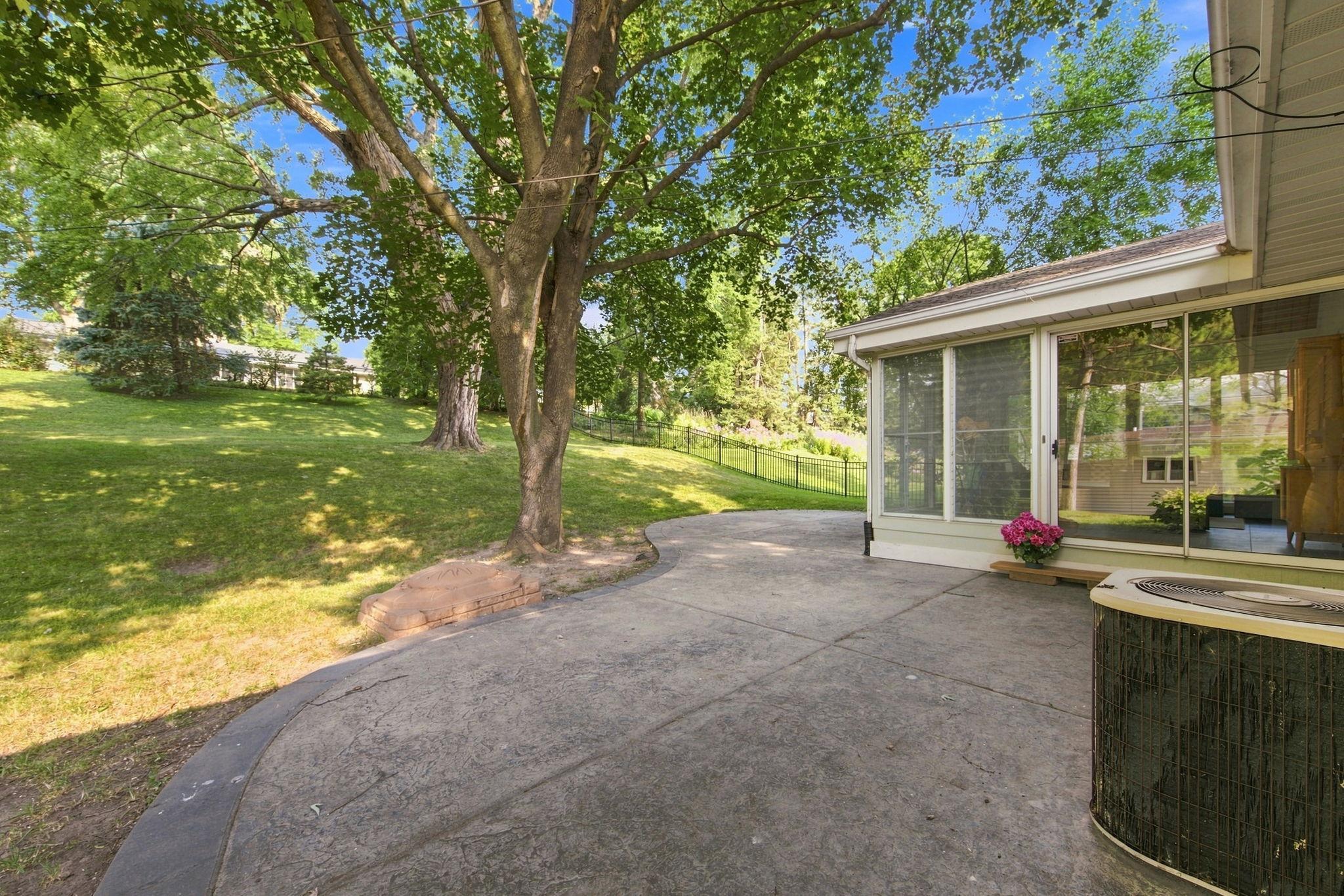 View of Residential at 6616 Hillside Lane, Edina MN 55439, Edina (33 of 41) - Mike Wilen | Minnesota Team Real Estate