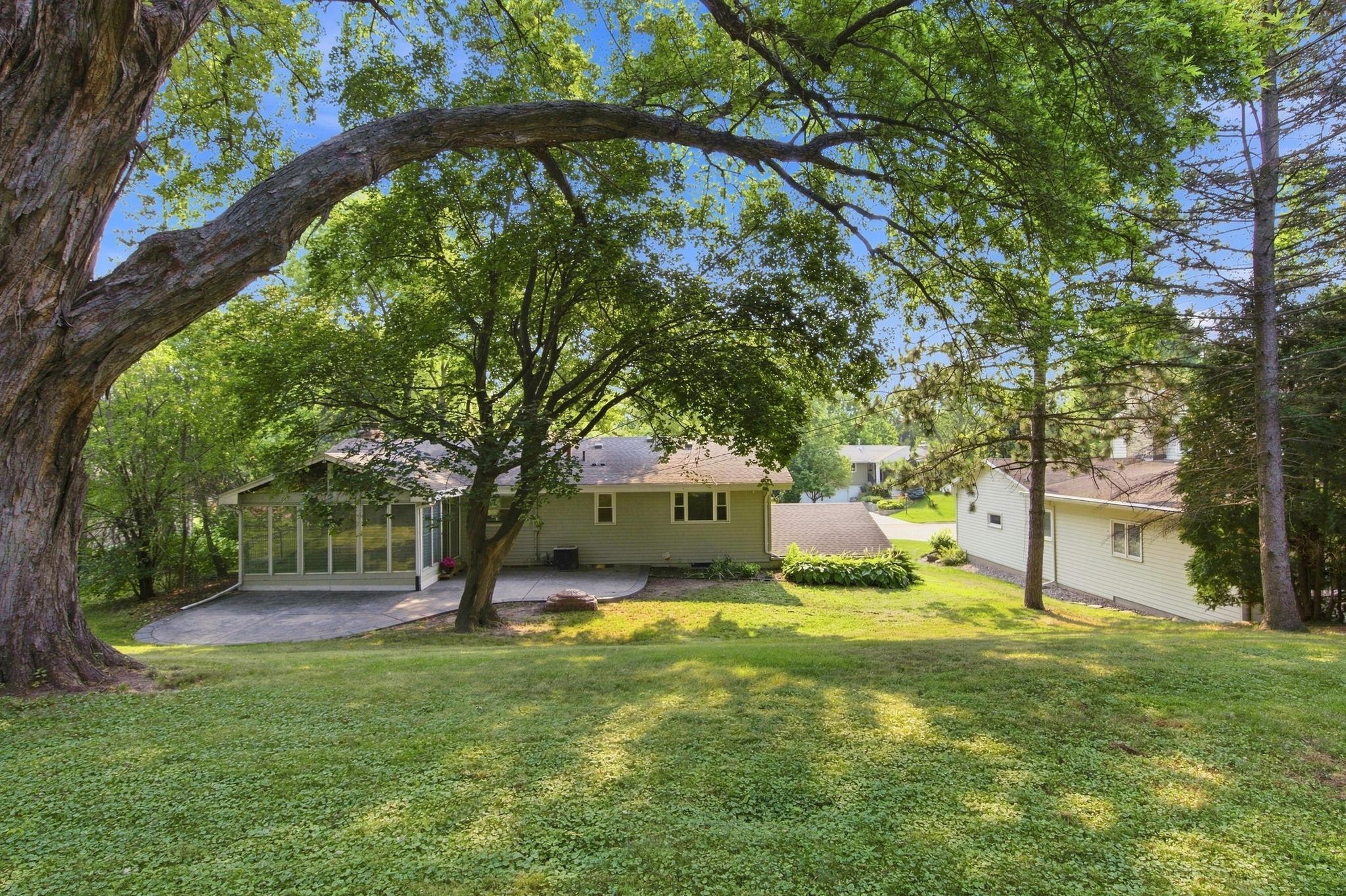 View of Residential at 6616 Hillside Lane, Edina MN 55439, Edina (31 of 41) - Mike Wilen | Minnesota Team Real Estate
