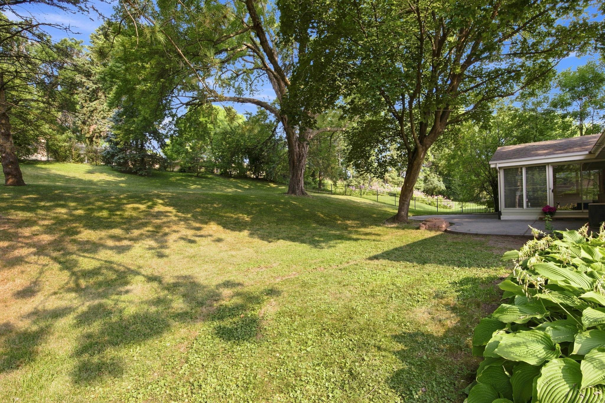 View of Residential at 6616 Hillside Lane, Edina MN 55439, Edina (34 of 41) - Mike Wilen | Minnesota Team Real Estate
