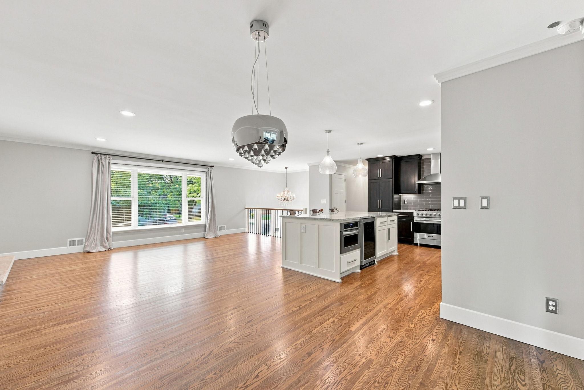 View of Residential at 6616 Hillside Lane, Edina MN 55439, Edina (7 of 41) - Mike Wilen | Minnesota Team Real Estate