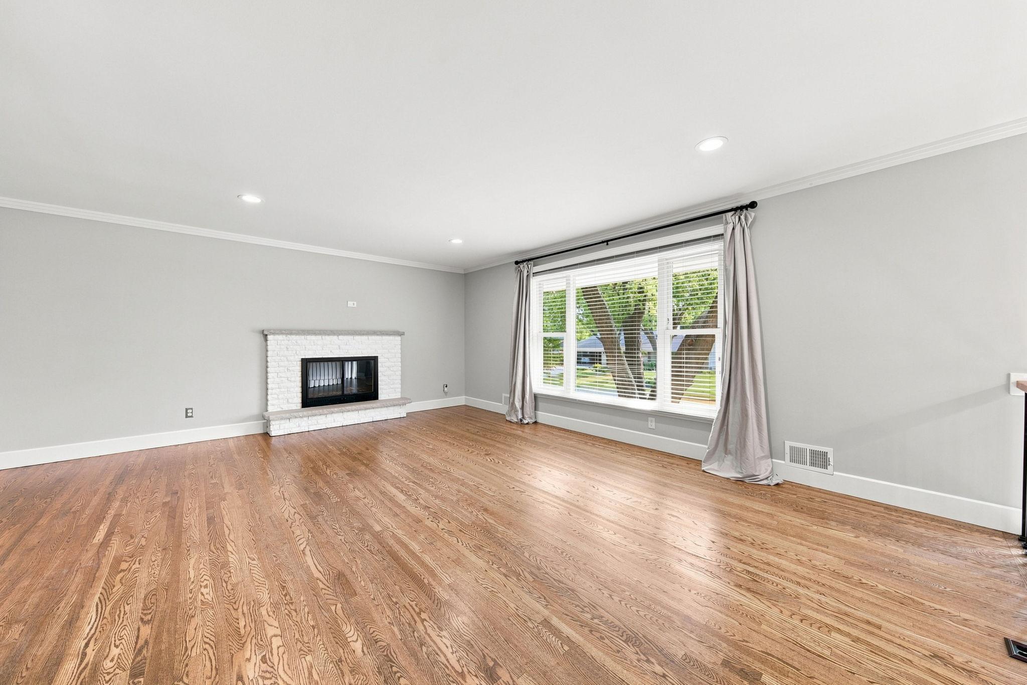 View of Residential at 6616 Hillside Lane, Edina MN 55439, Edina (8 of 41) - Mike Wilen | Minnesota Team Real Estate